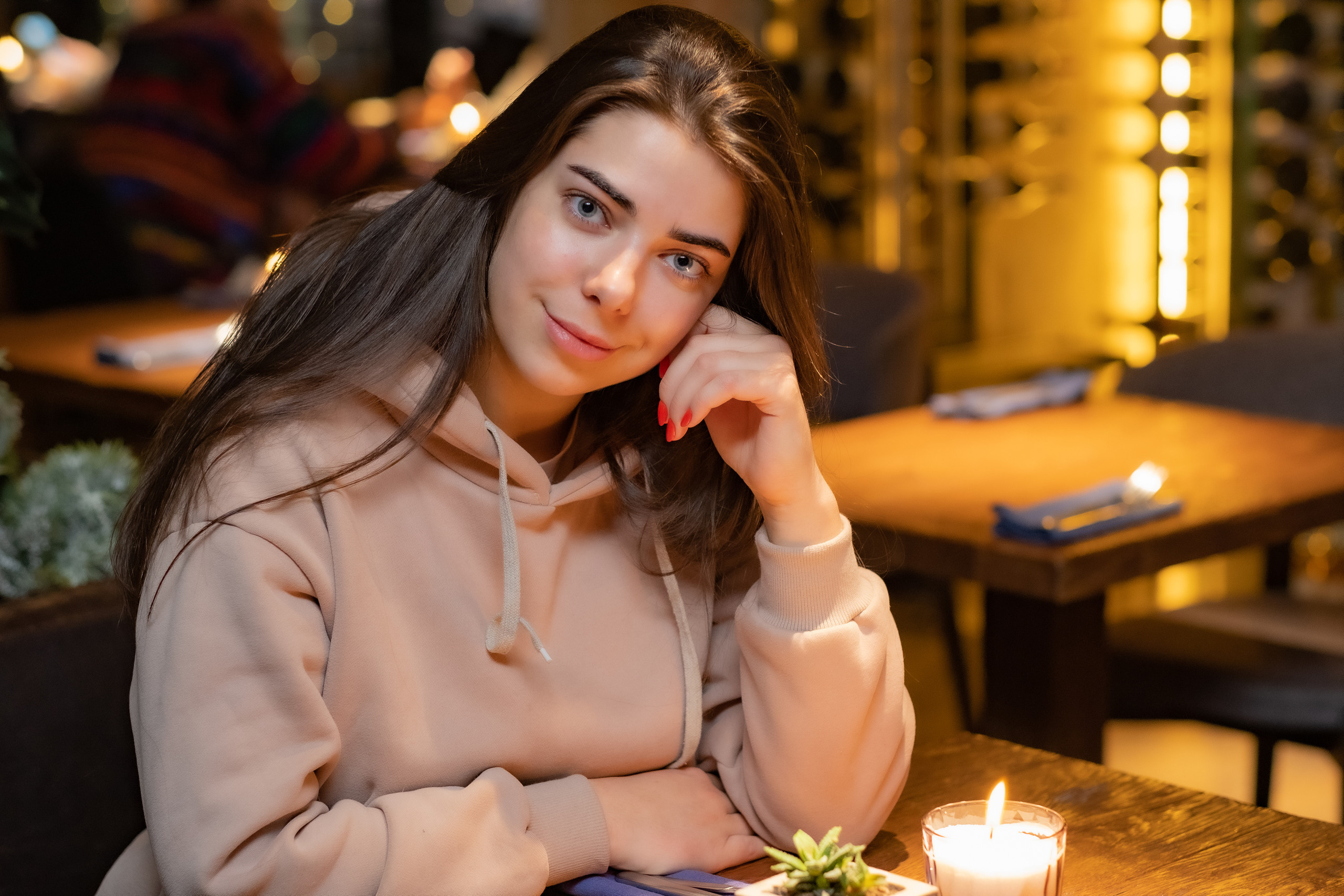 Фотопрогулка с Алиной и Димой. Разноцветный вечер. Фотограф в Москве Ирина Иванова