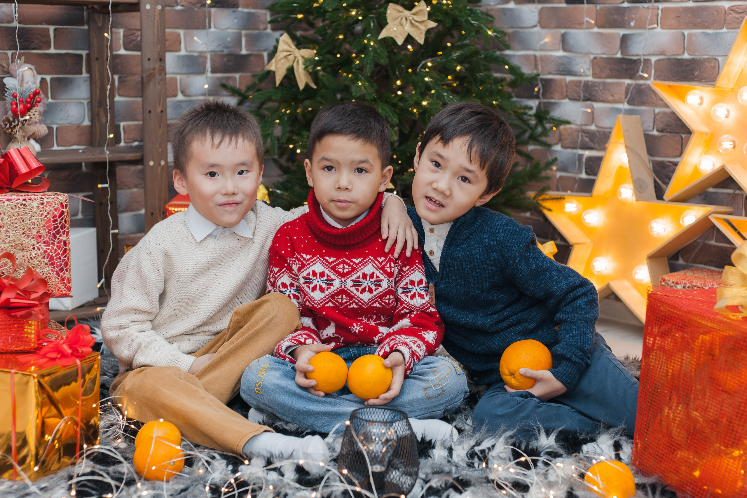 Детский сад в Новогодней студии. Фотограф Бурятия. Печать фотокниг