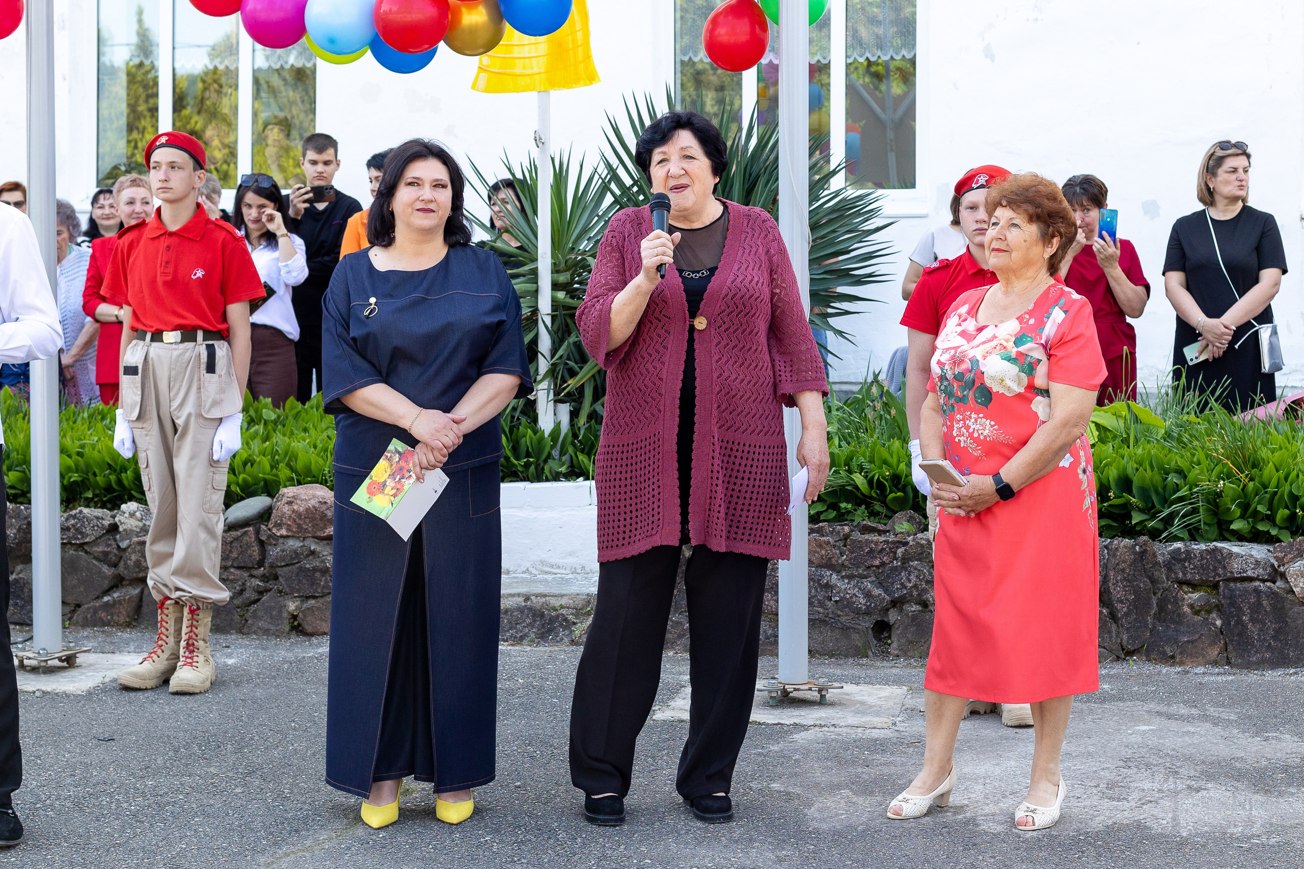 Последний звонок. Выпускные альбомы Майкоп, Краснодар Елена Золотарева