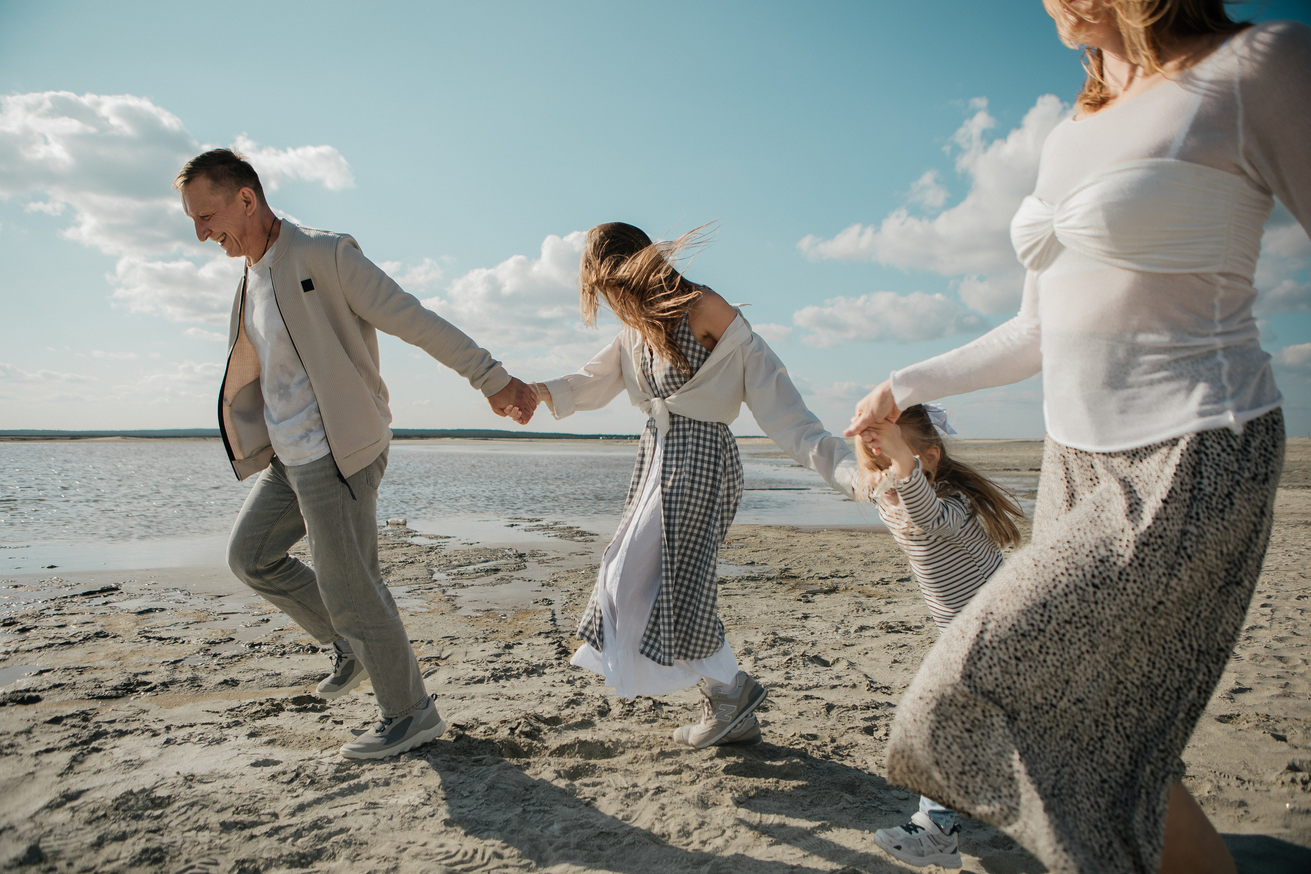 Семейная фотосессия в песках. Свадебный и семейный фотограф Ибрагимова Мария из Екатеринбурга