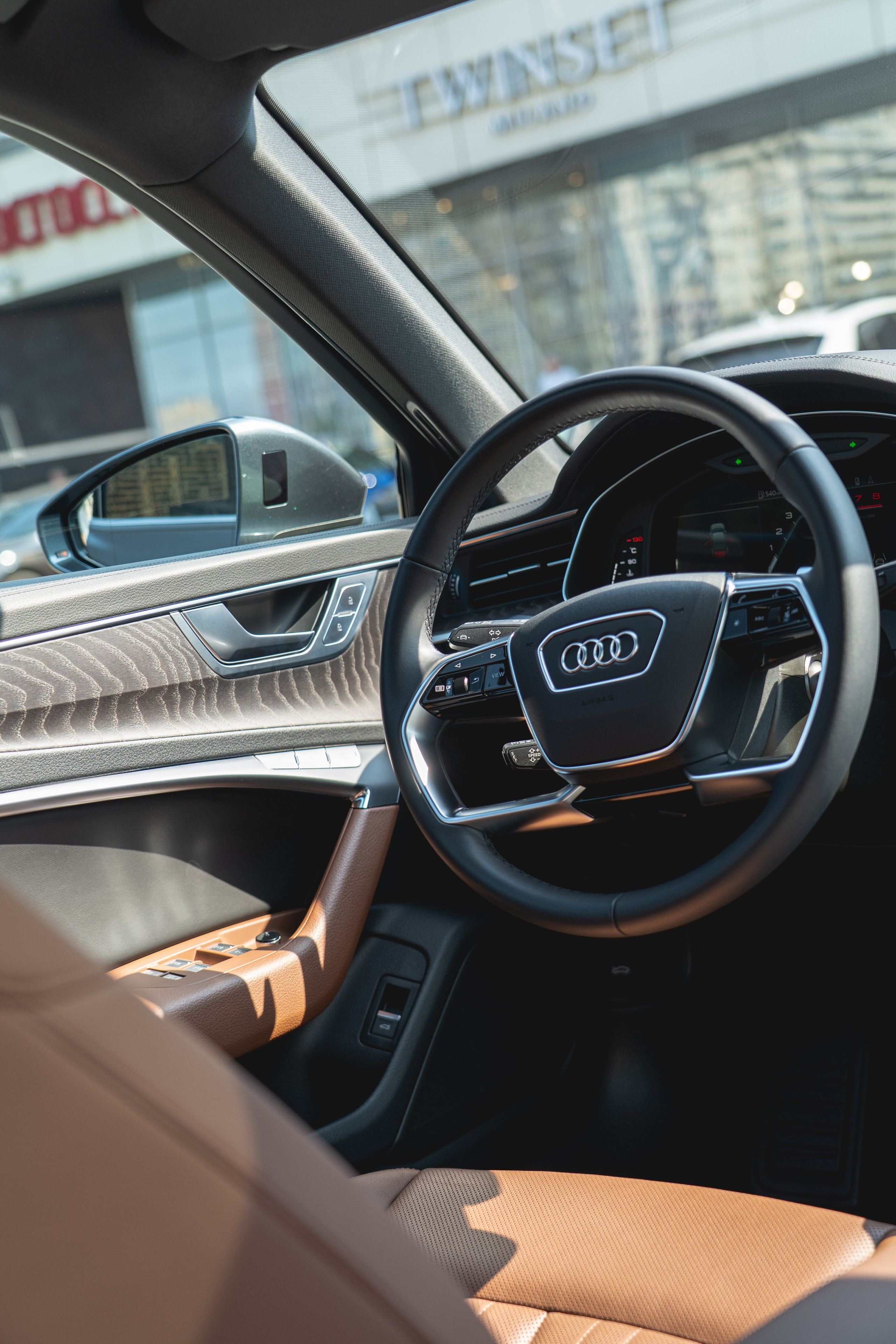 Audi A6 (фото для продажи). Портретный и автомобильный фотограф в Санкт-Петербурге Евгений Черепанов