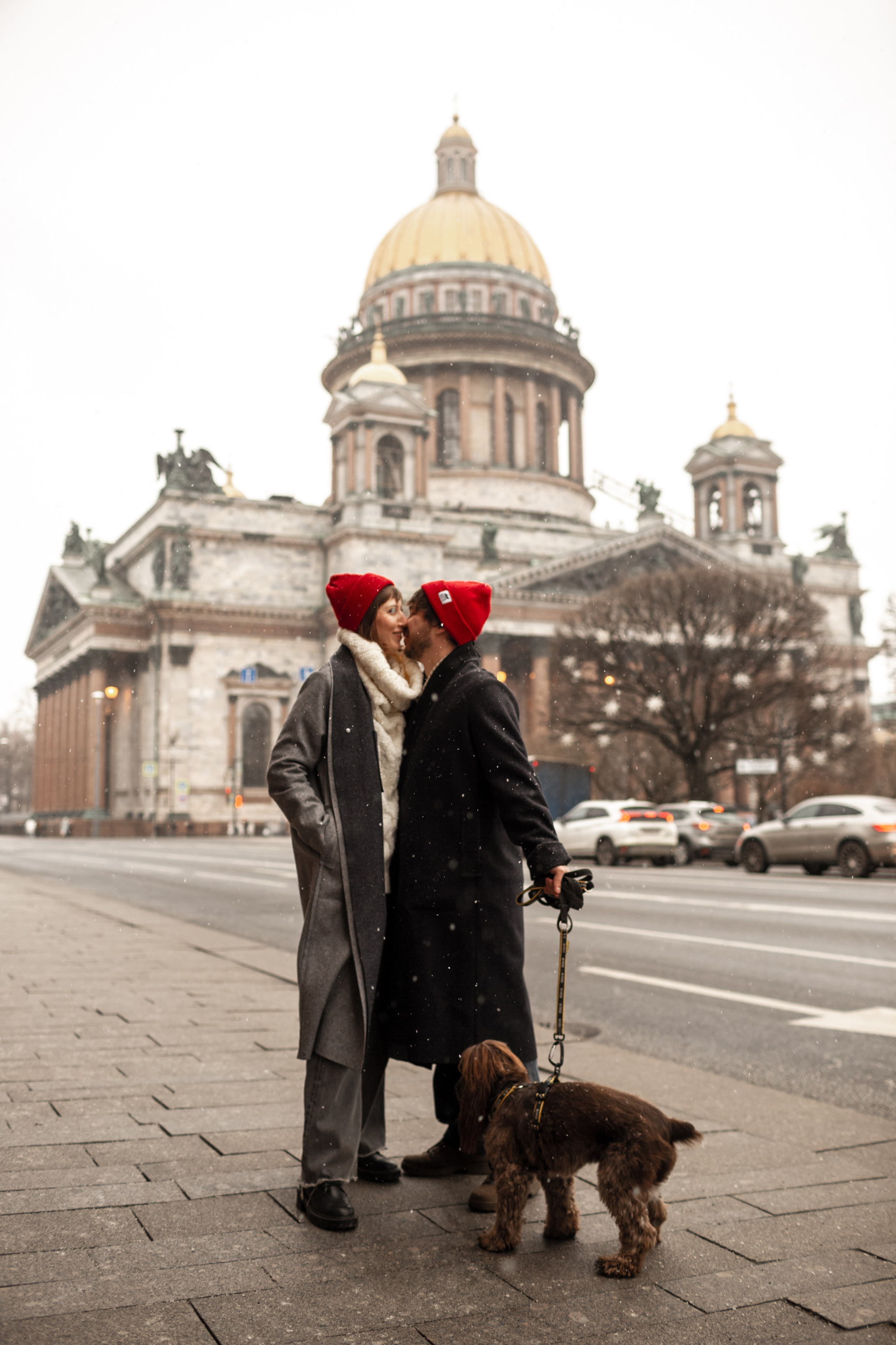 Классная love story для пары с собакой.