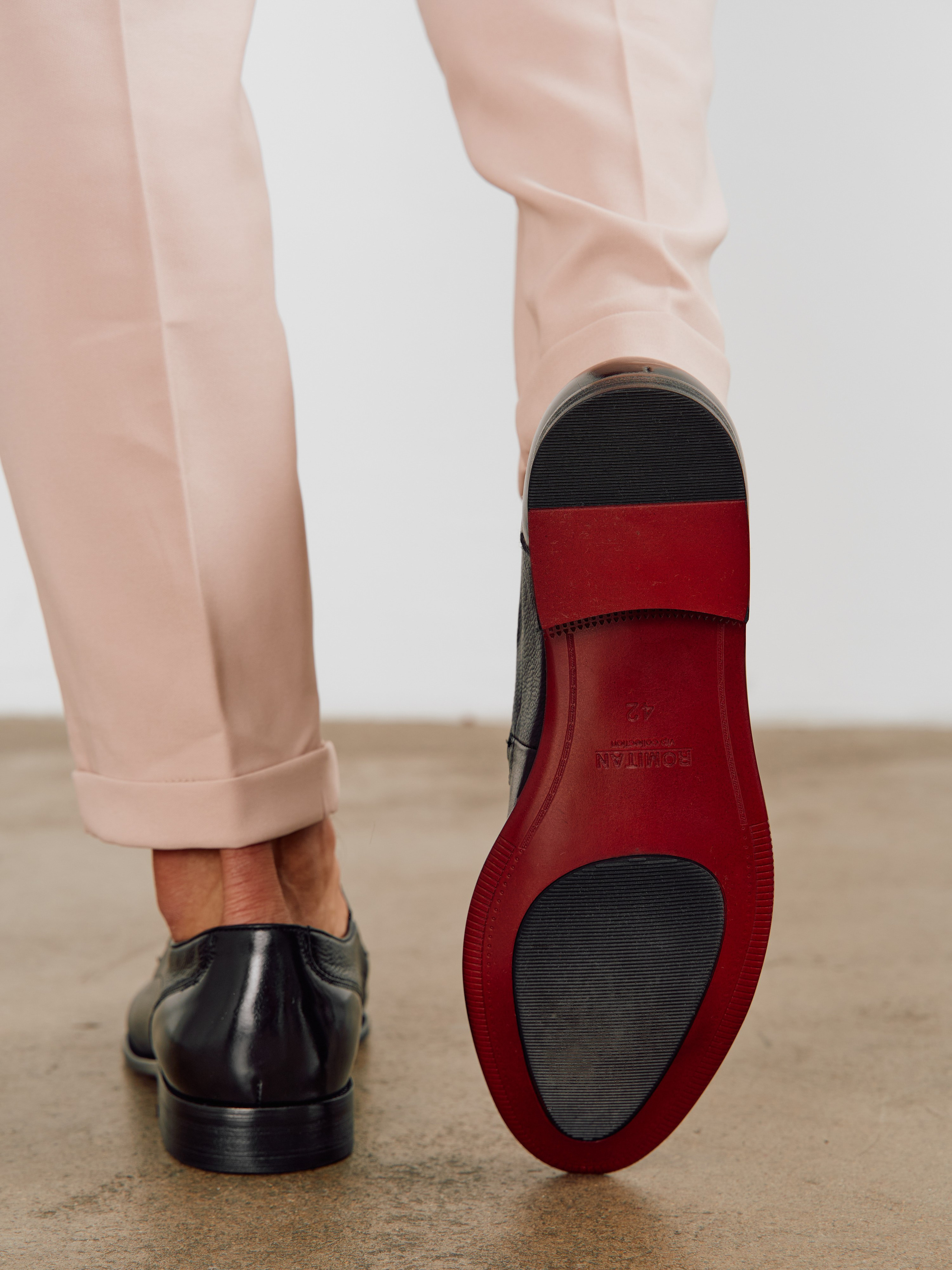 Обувь. Фотограф для маркетплейсов в Москве