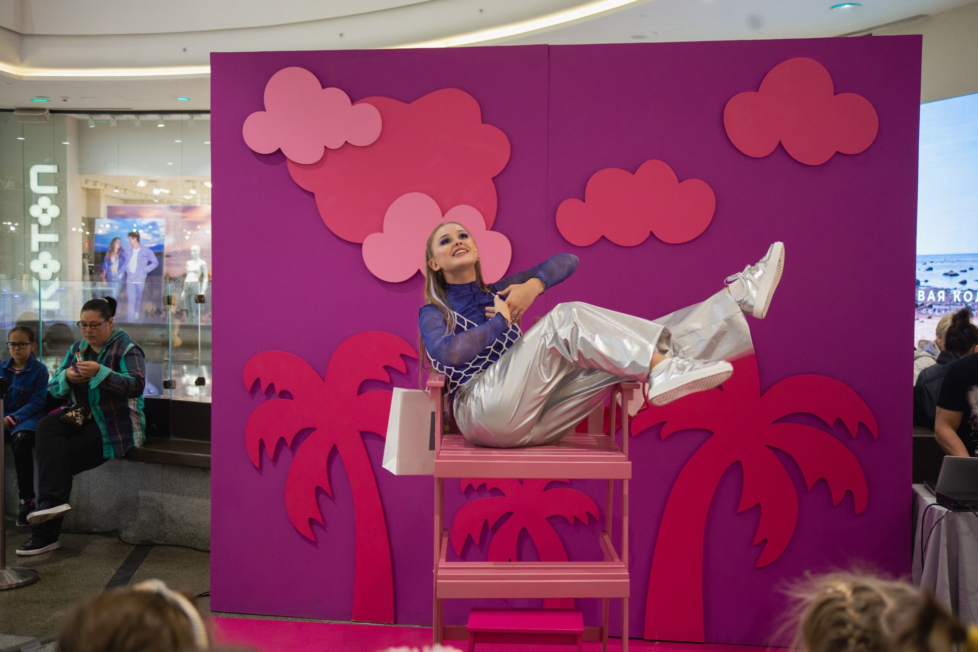 Сказка в ТЦ Океания. Репортажный и концертный фотограф в Москве Анастасия Осень