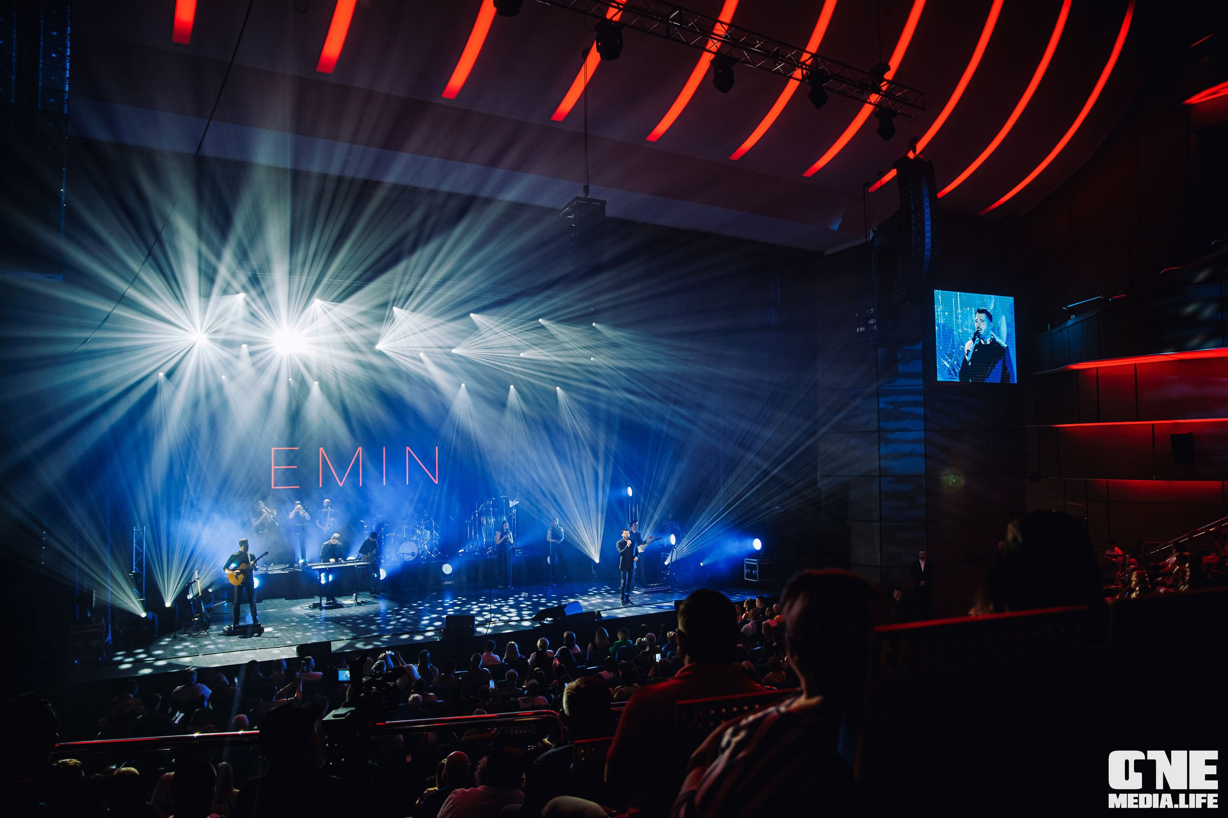 Фоторепортаж с концерта Эмина в Янтарь Холле. One Media Life: фоторепортажи, фотоотчеты с мероприятий и заведений