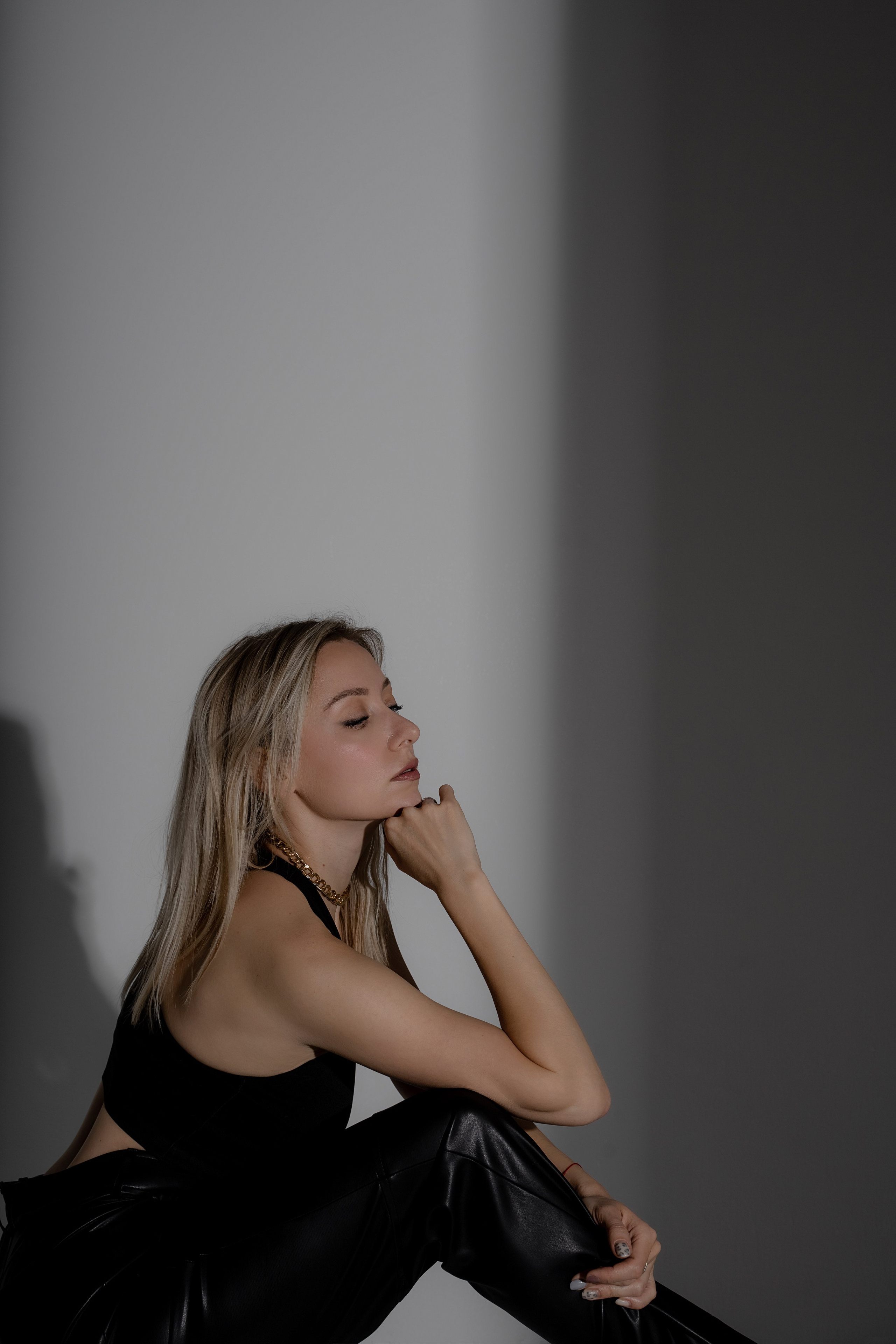 Фотосессия в студии «Классическая женственность». Портретный и свадебный фотограф Алла Карени Москва