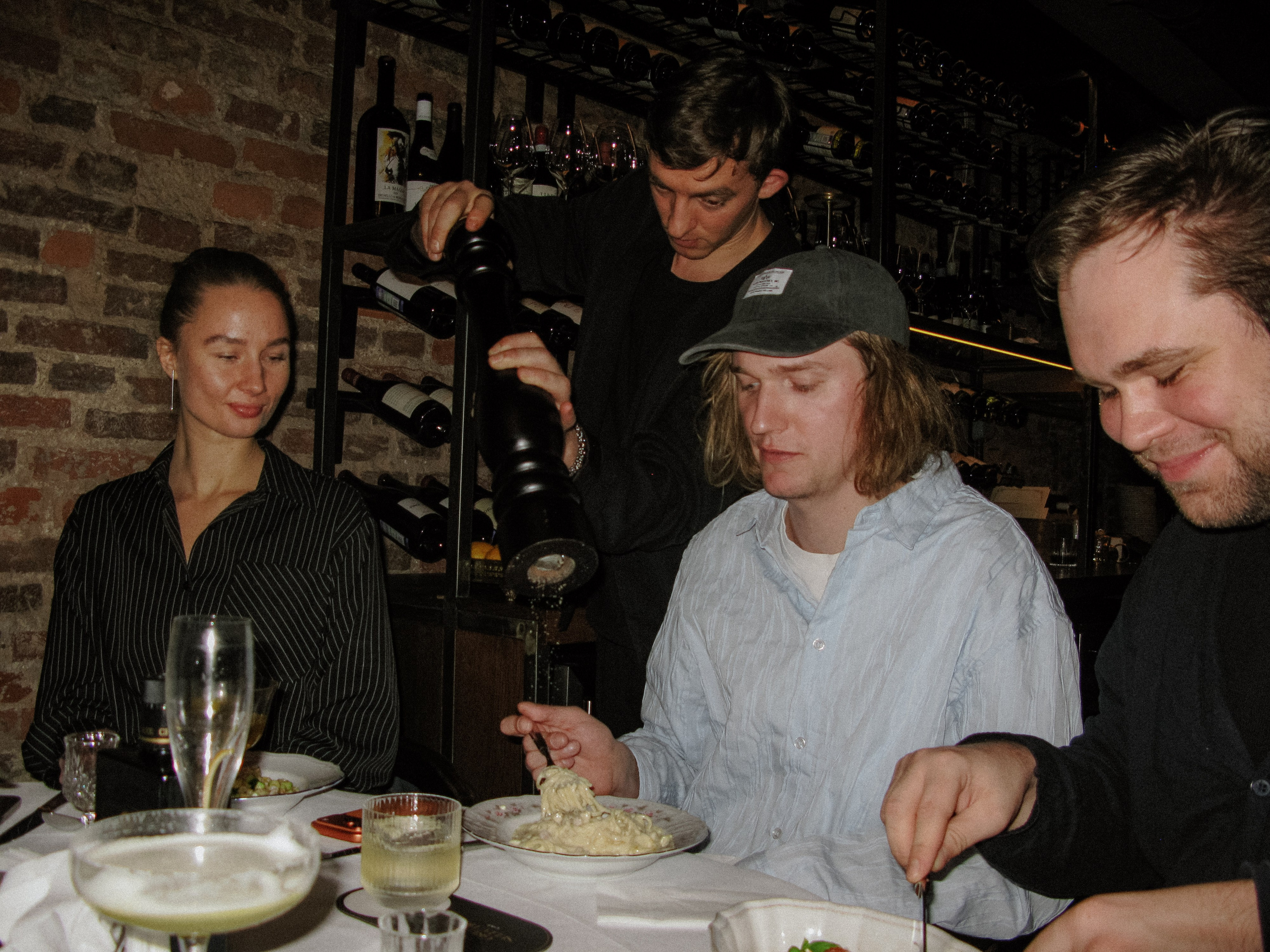 Mar. Фотограф Миланазавр