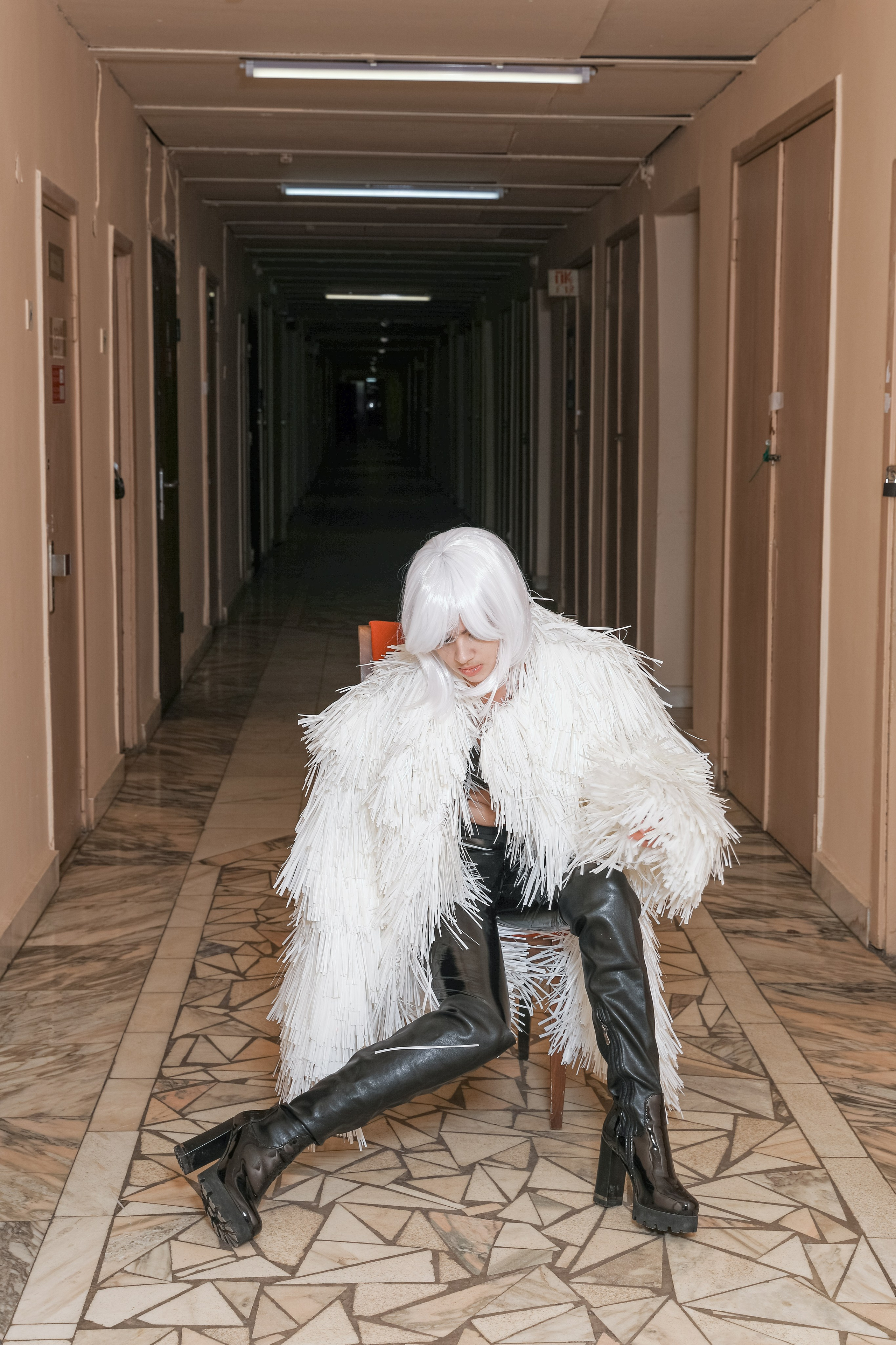 Фотосессия с блестящими шубами. Фотограф Ольга Эмбер