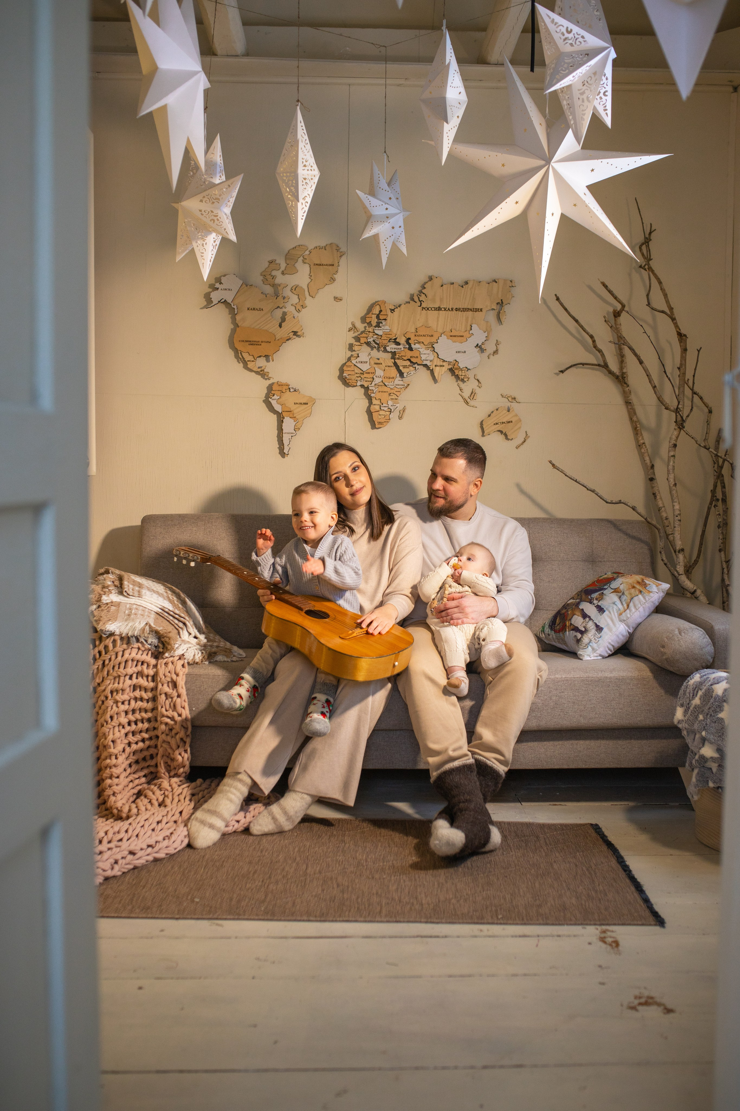 семья на новый год,новгодняя фотосессия, фотограф Железнодорожный, фотограф Балашиха, фотосессия в Балашихе, фотосессия в  Купавне, семья дома 