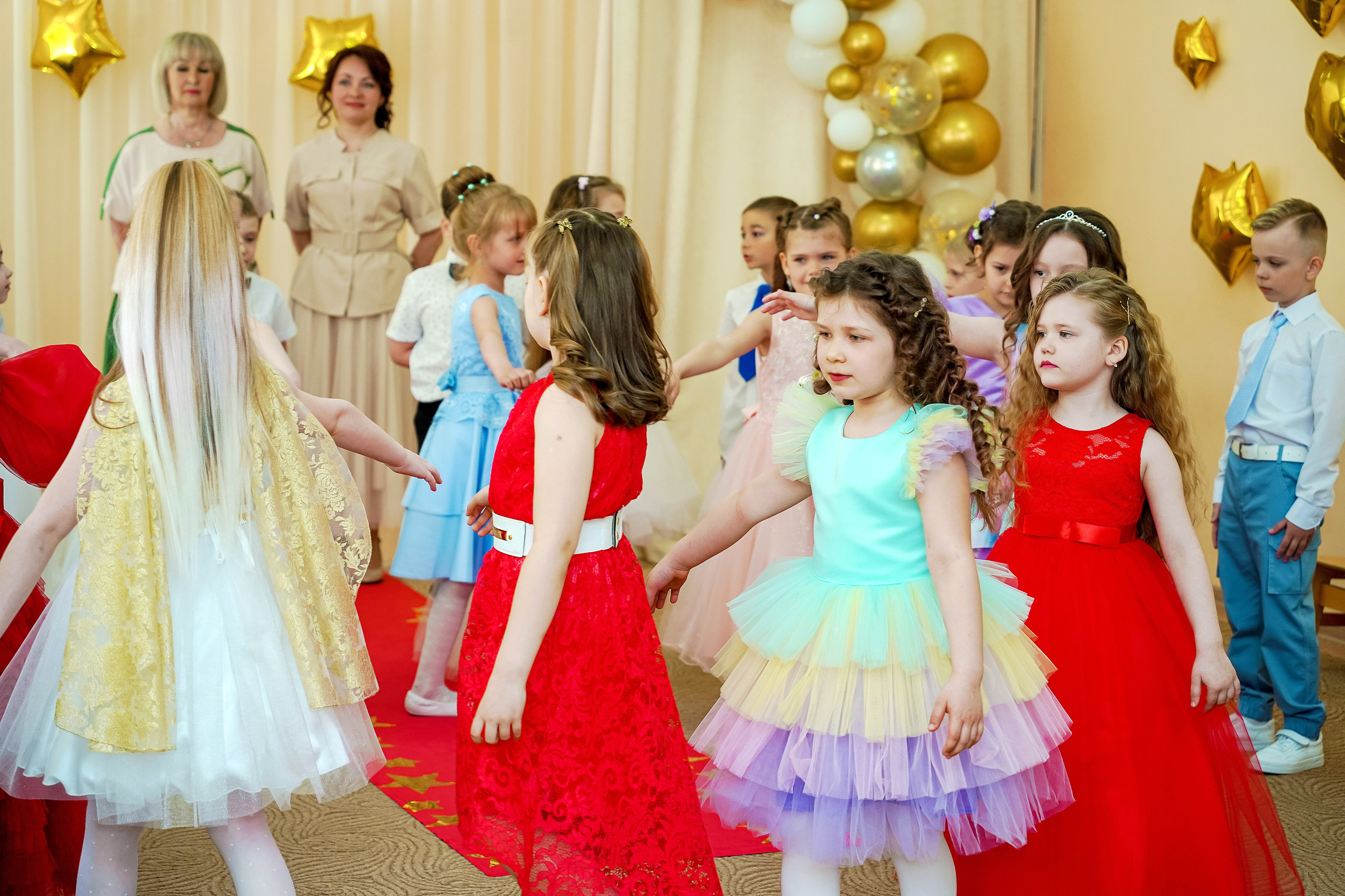 Фотосъемка видеосъёмка фотограф видеооператор новогодних утренников  в. Фотограф, видеооператор Нина Коршунова