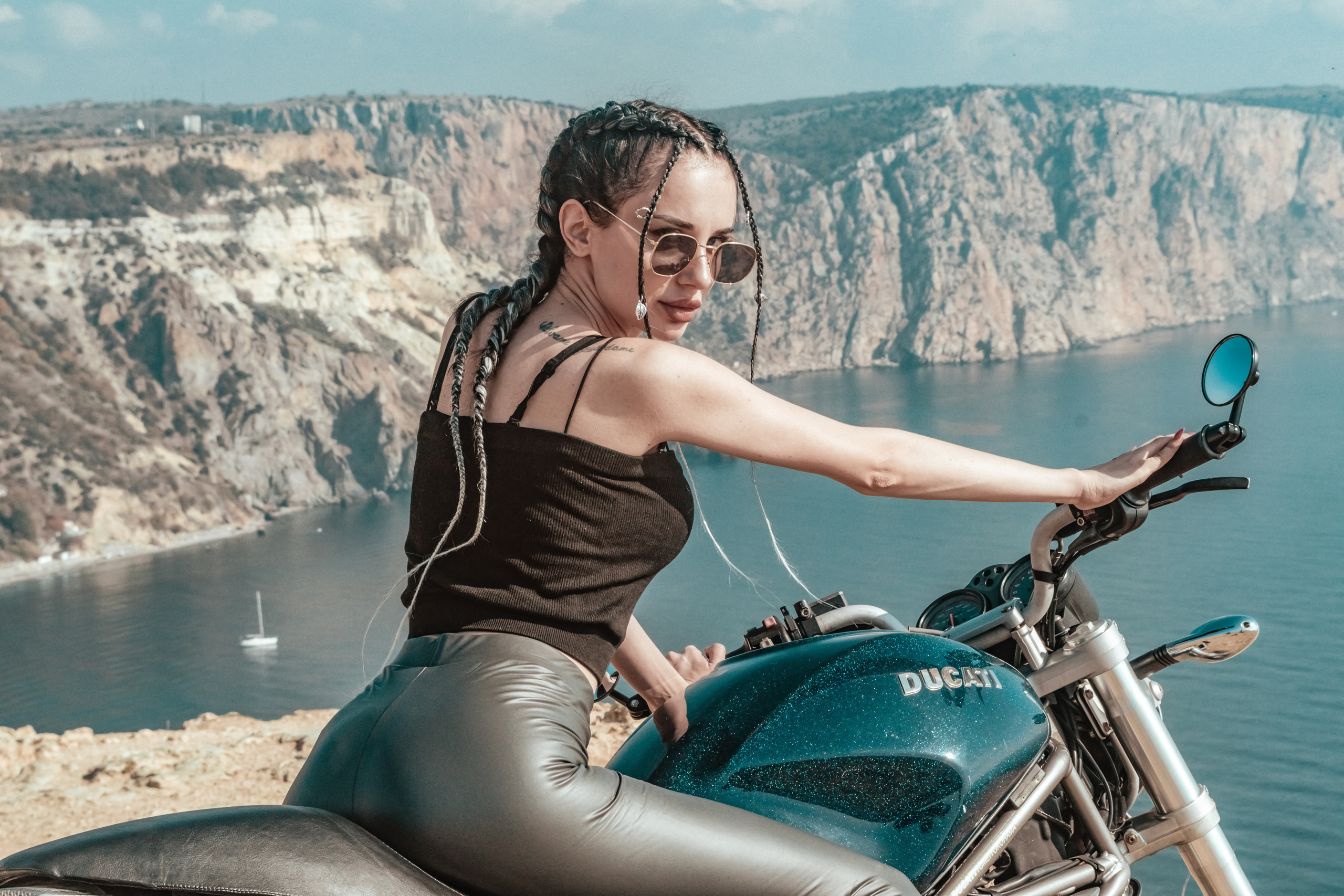 TAISIA. Фотограф в Крыму Григорий