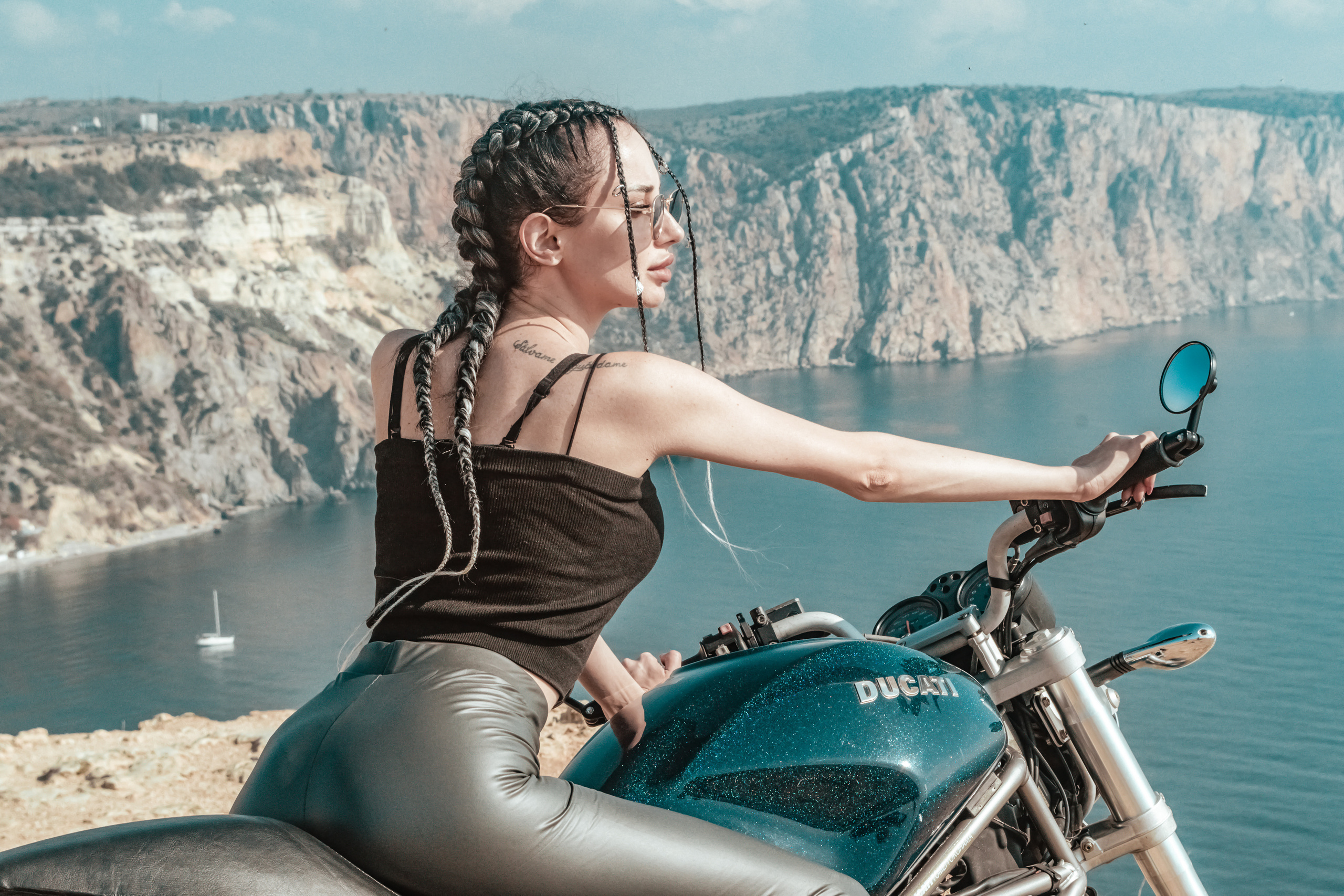 TAISIA. Фотограф в Крыму Григорий