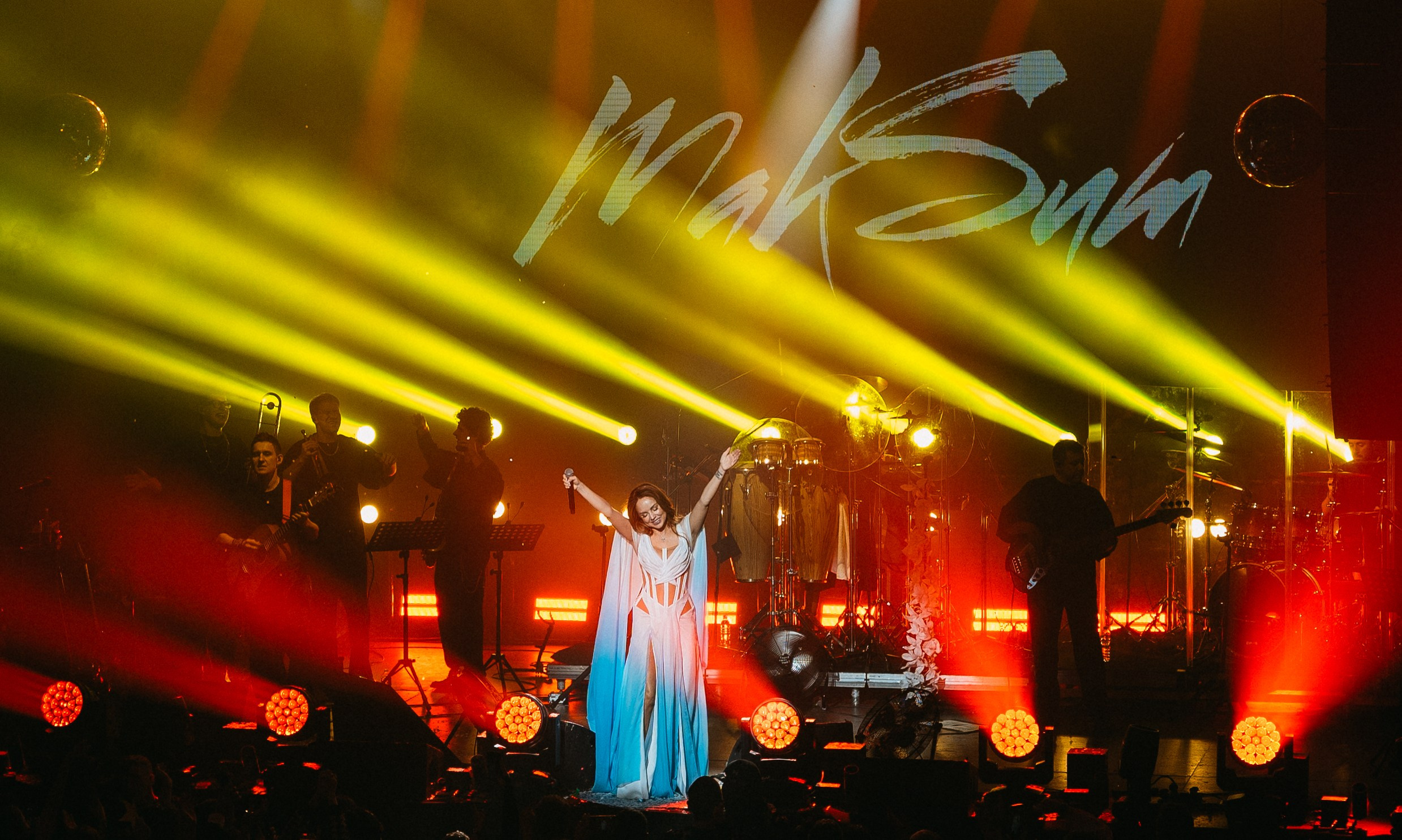 Концерт Максим в Санкт-Петербурге. Фотограф Елизавета Федосова. Репортажная съемка концерта. 