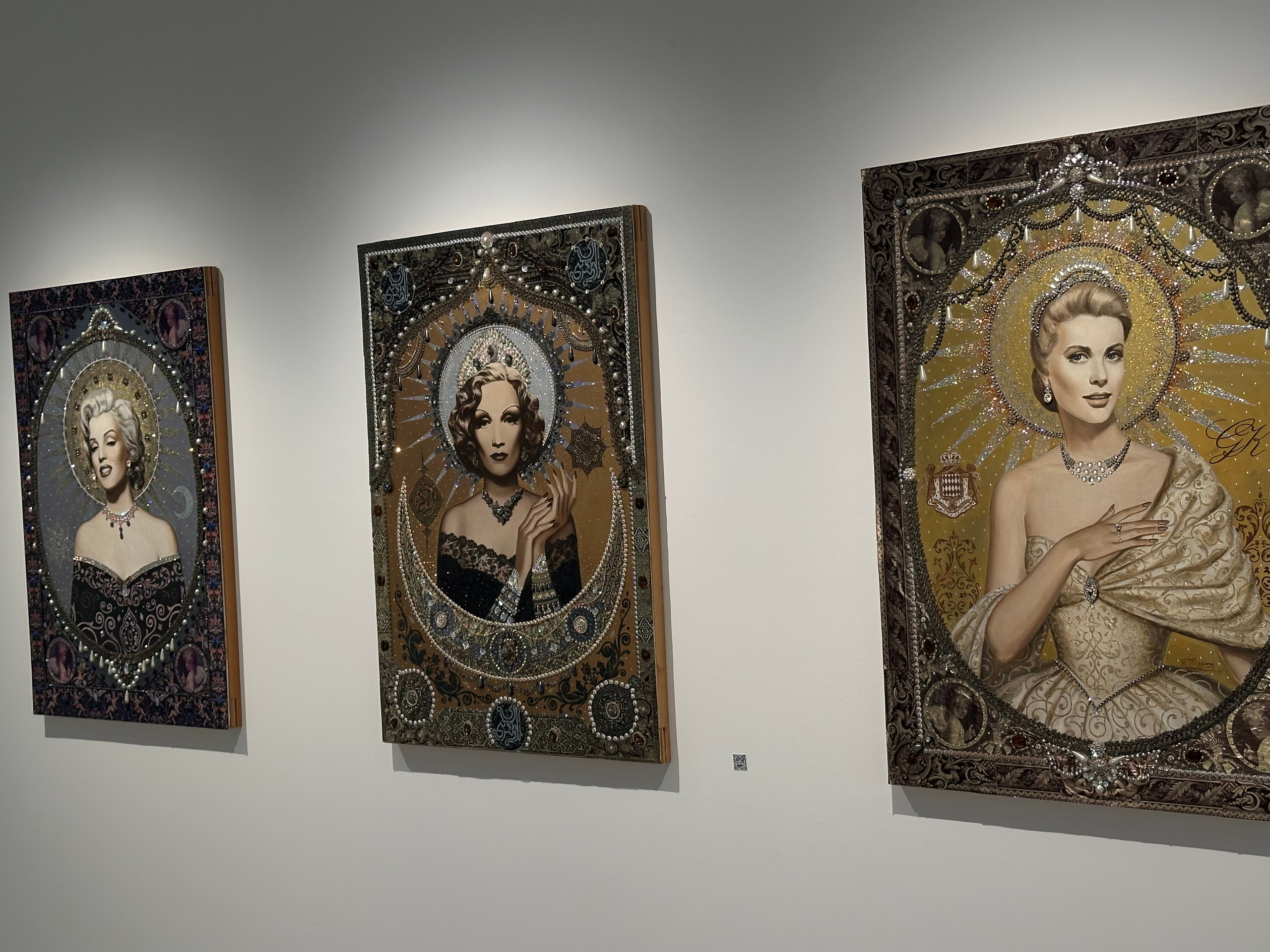 Выставка Чересчур. Фотосессии и репортаж — Фотограф в Москве — Рина Серёгина