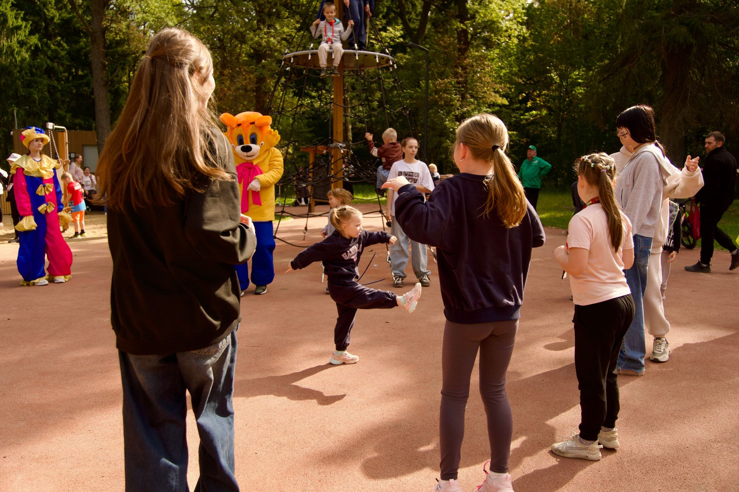 Забег в парке «Дубки». Кафе «БЕЛКА НАШЕПТАЛА». Ну оооочень концептуальное кафе