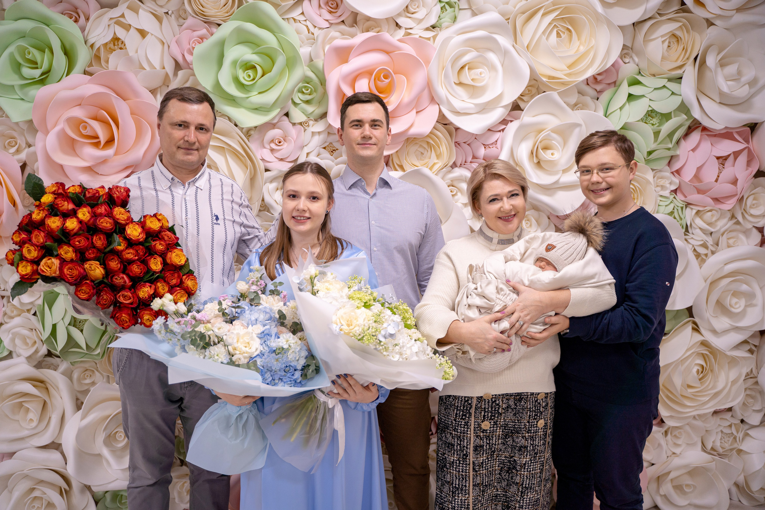 Выписка из роддома. Счастье дома. 67ПЦ. Фотографы на роды в Москве. Фото и видео родов. Фотопроект «Продолжение рода»