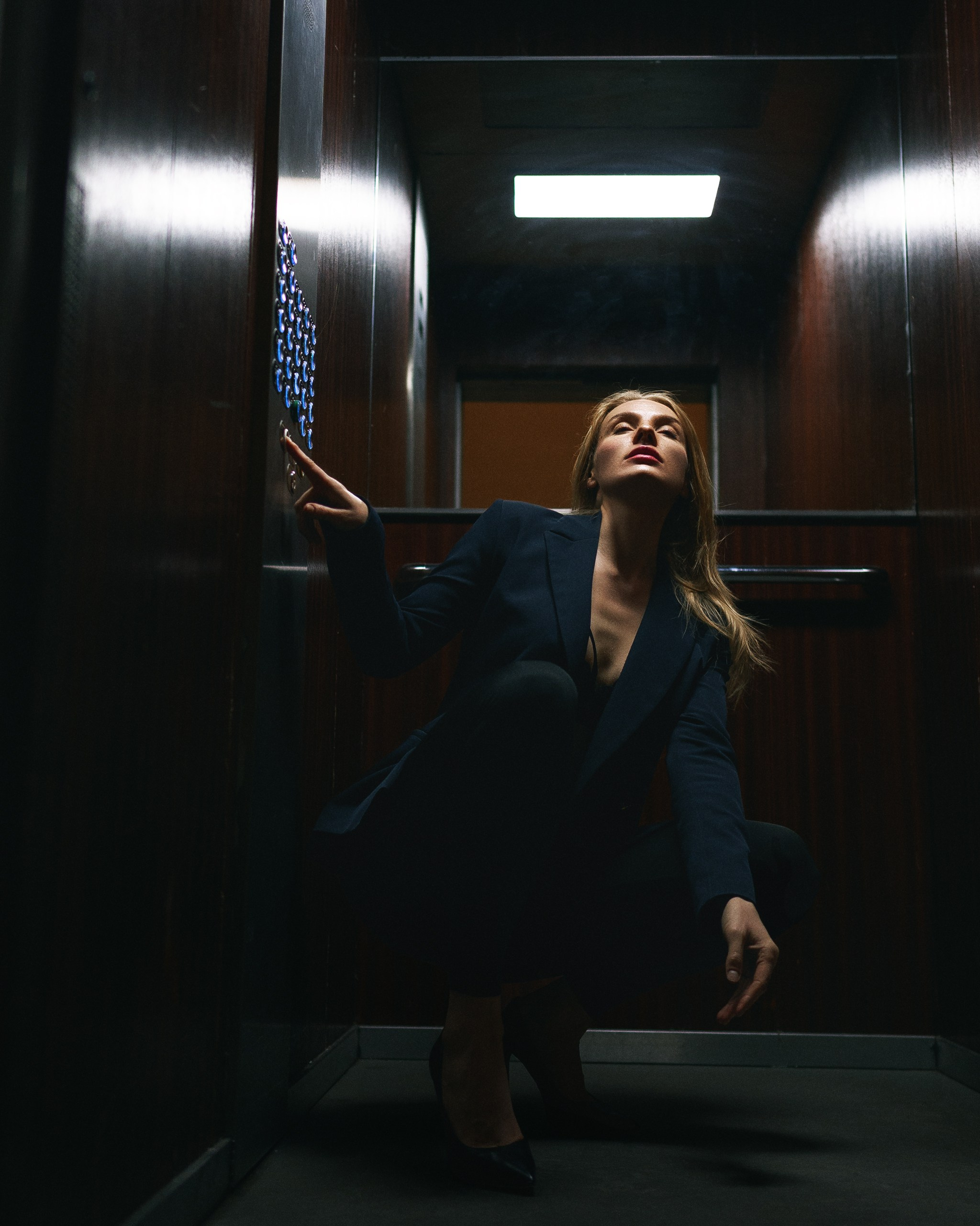 Фотосессия в подьезде). Фотограф в Москве — Евгений Мельников