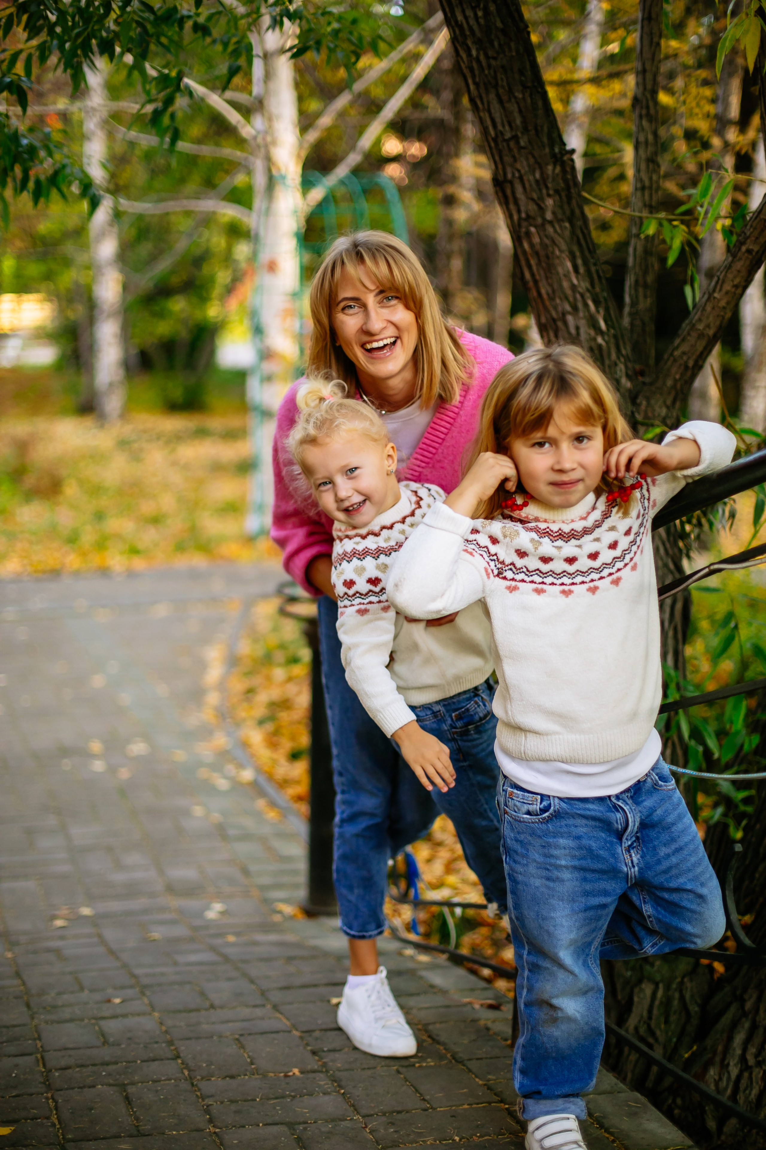 Юля, Анюта, Есения