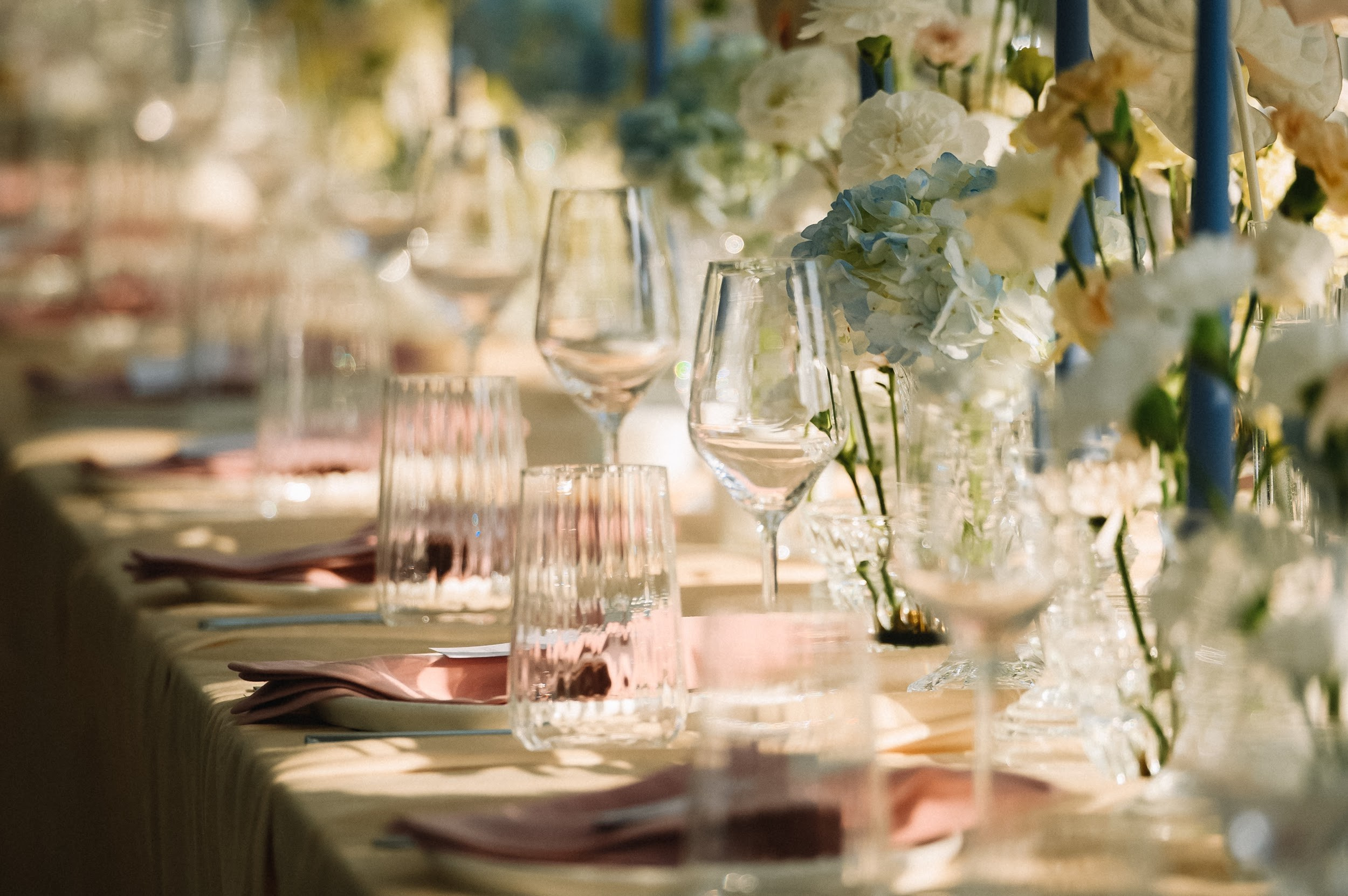 Легендарные виноградники Абрау Дюрсо, панорамный вид на озеро с террасы ресторана Seven и бесконечная любовь Андрея и Альбины. Организация мероприятий ЮФО Кавказ