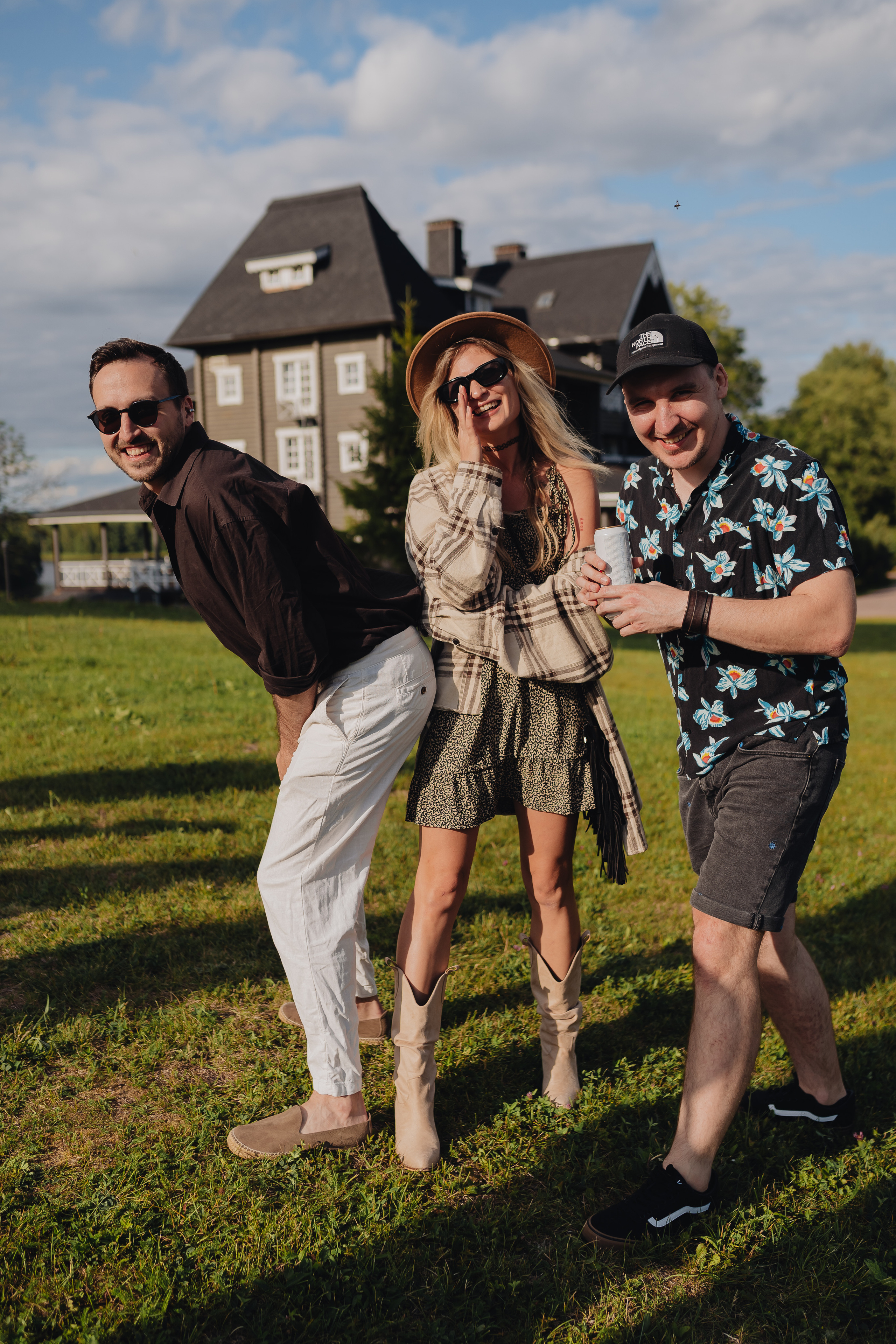 Веселая компания. Фотограф Торопец Кристина Абрамова Kanwellia photography