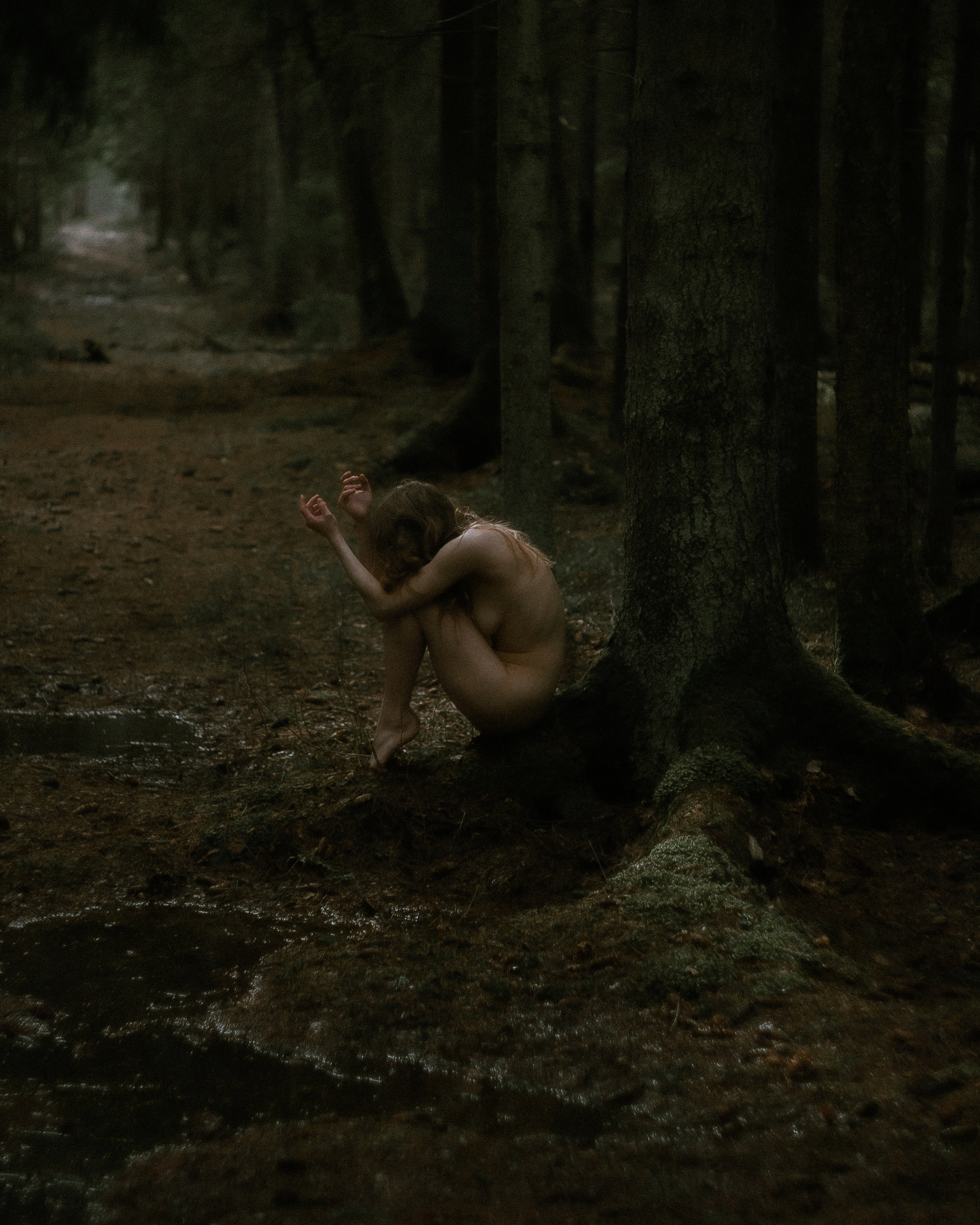 Обнажённое тело как часть пейзажа, соединение с природой, будуарная съёмка