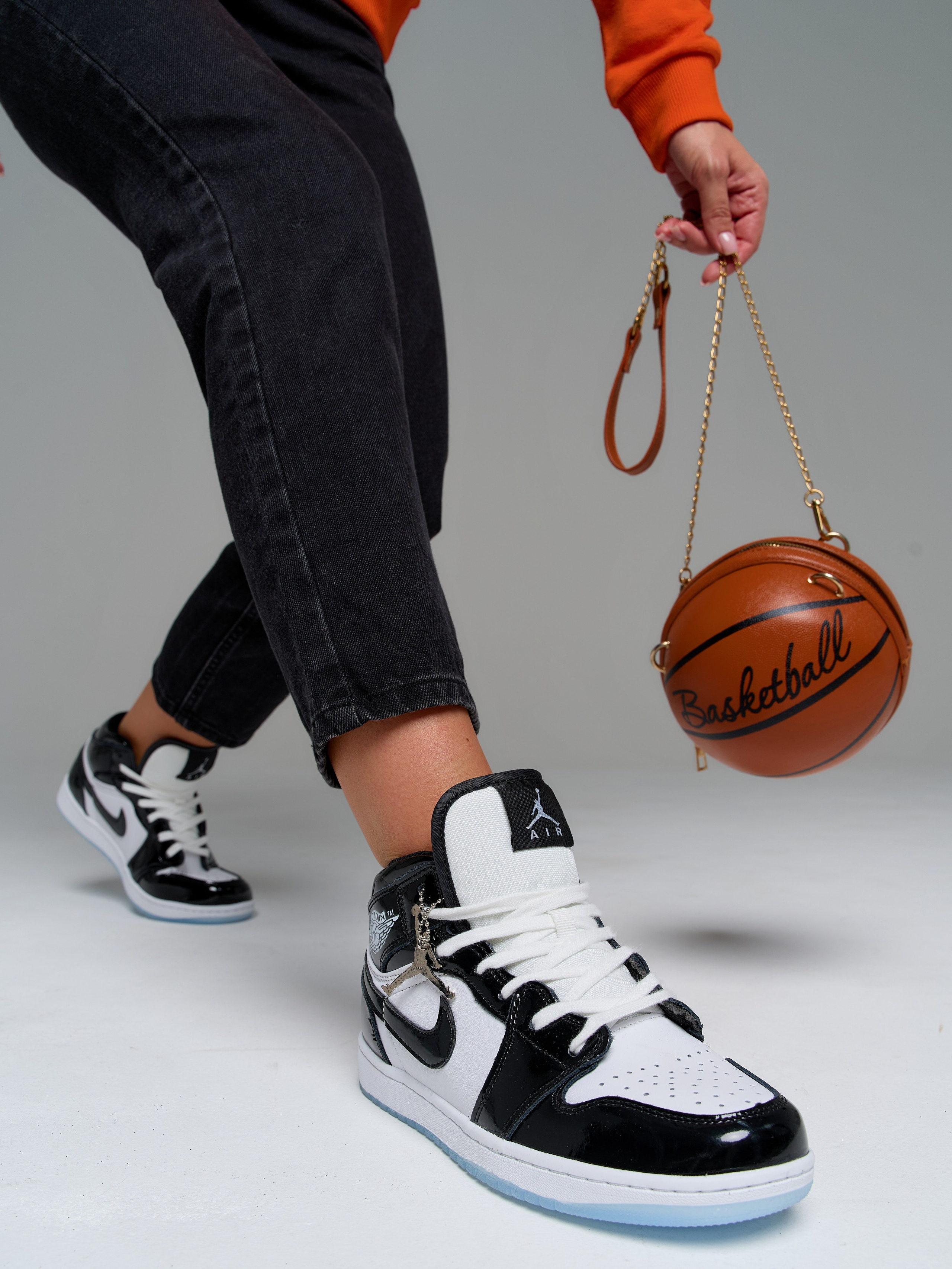 Кроссовки. Фотограф для маркетплейсов в Москве