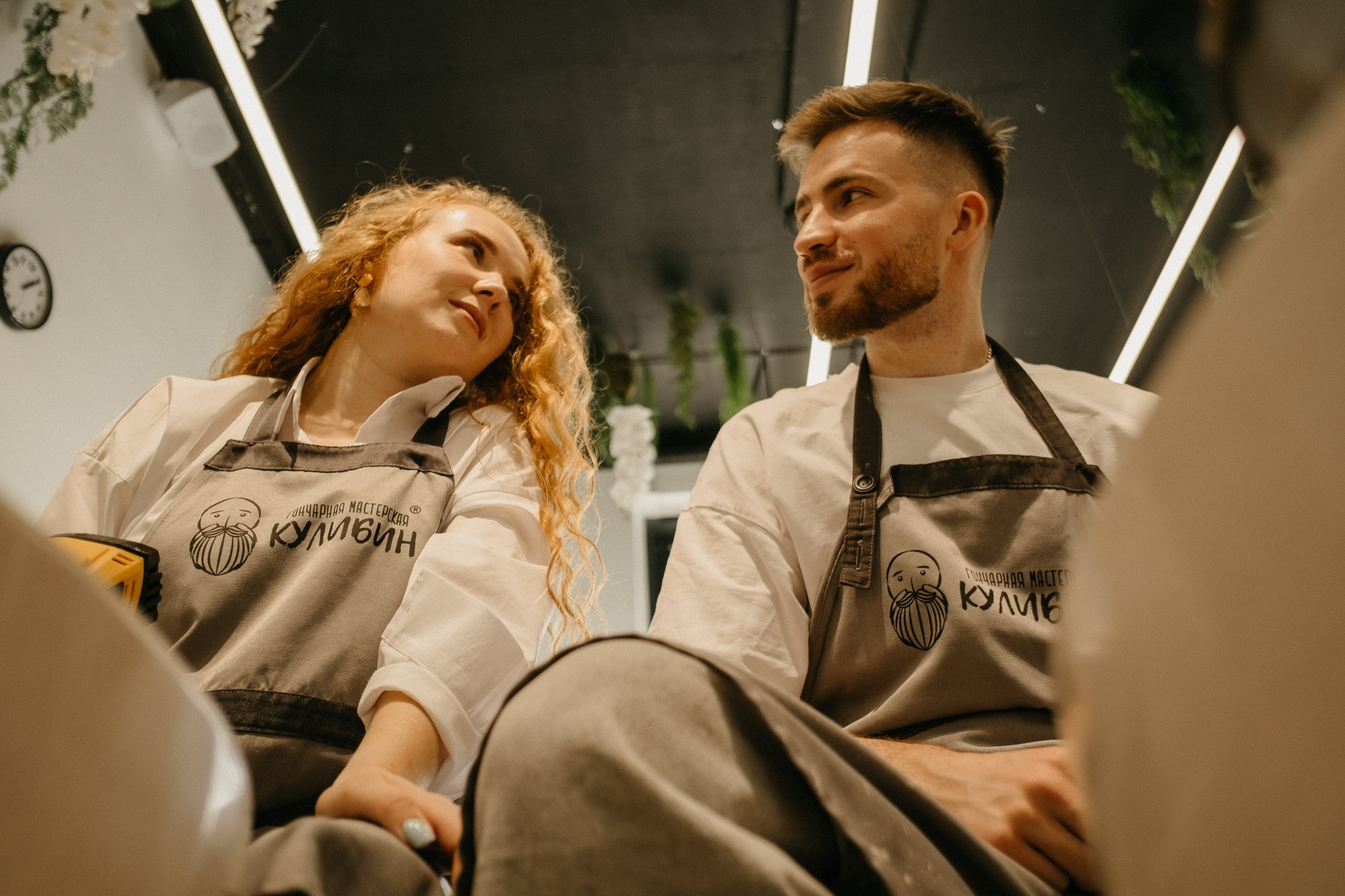 В гончарной мастерской. Свадебный фотограф Александра Тюлякова