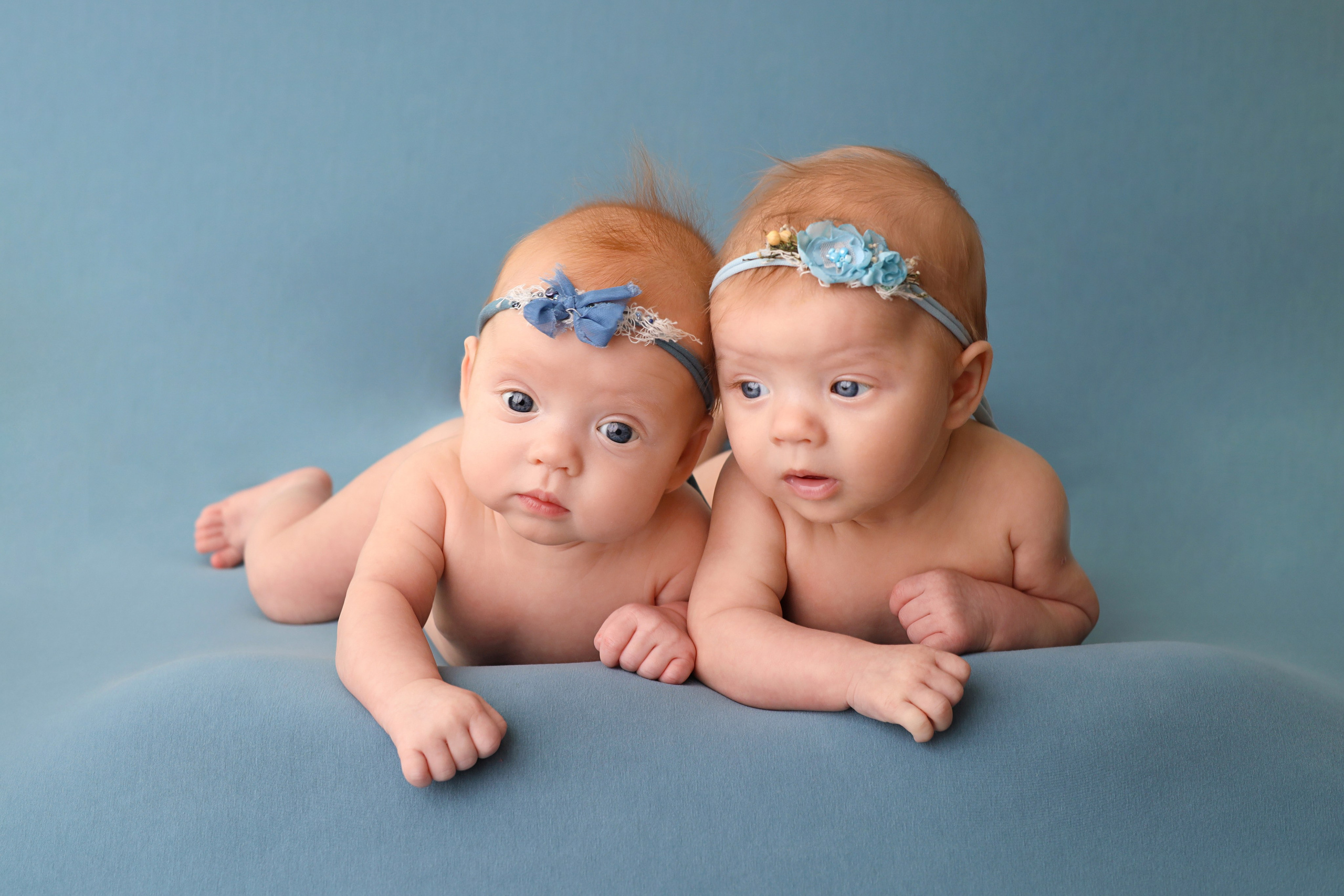 Катюше и Ксении 2 месяца. Фотограф новорожденных Москва. Ньюборн фотограф Москва