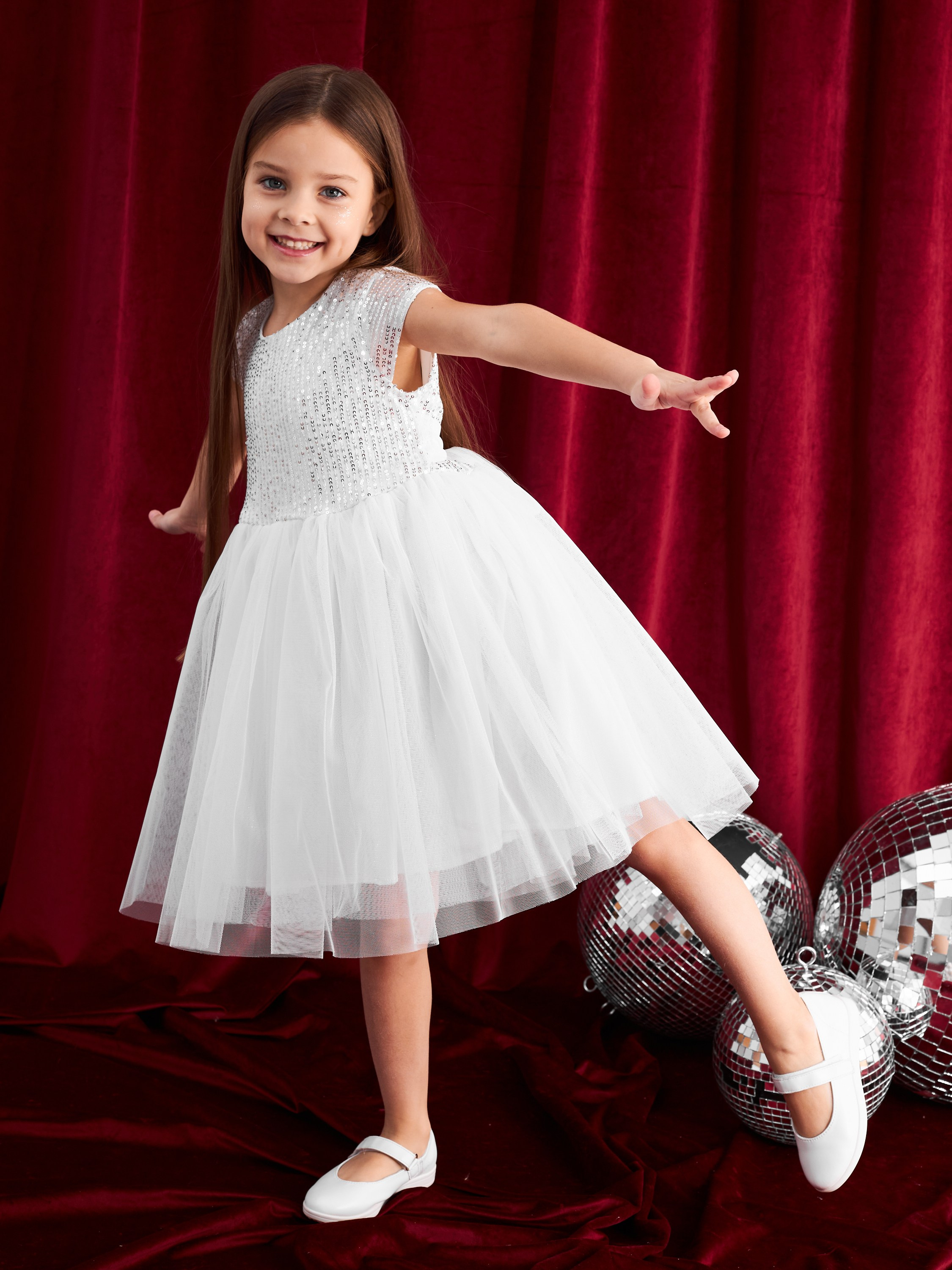 Фотосъемка детских новогодних костюмов Екатеринбург Wildberries ВБ Ozon Озон фотосессия детей Екб заказать цена фотосъемка товара WB карнава. Фотограф Екатеринбург Анастасия Жерновская | Маркетплейсы и нейрофото