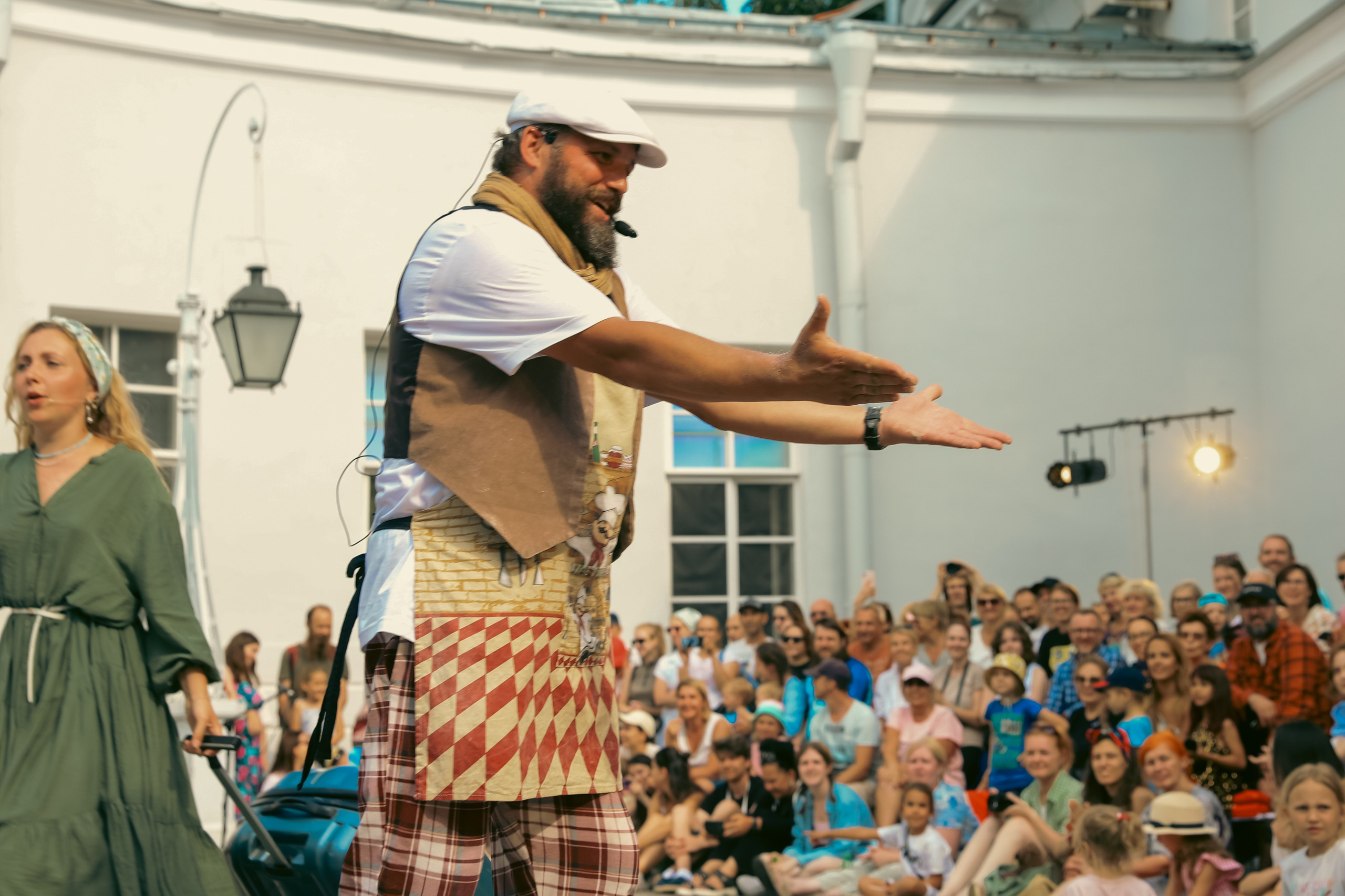 Театр Вкуса, Приключения итальянцев в России