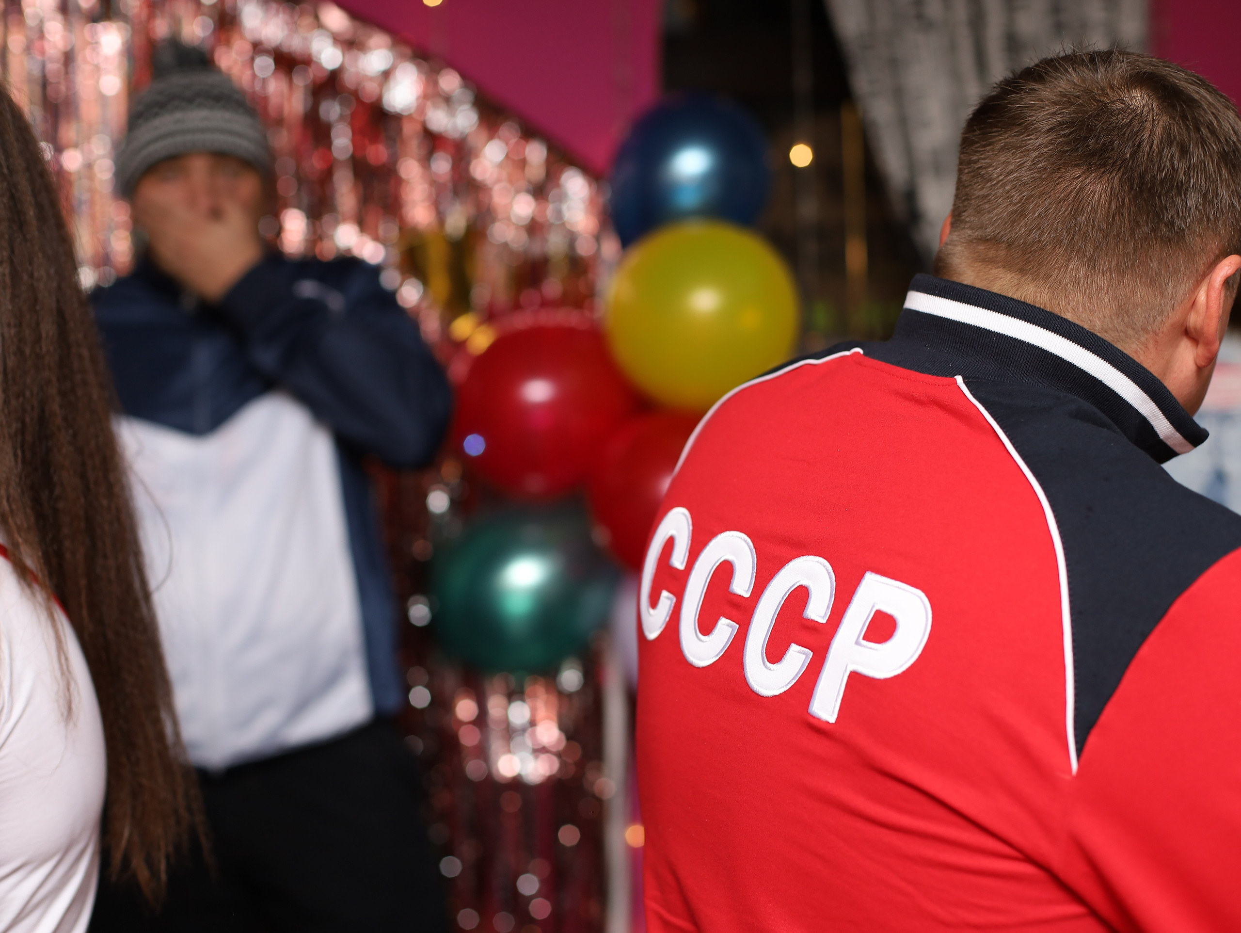 Дискотека в стиле 90-х. Репортажный фотограф Анапа