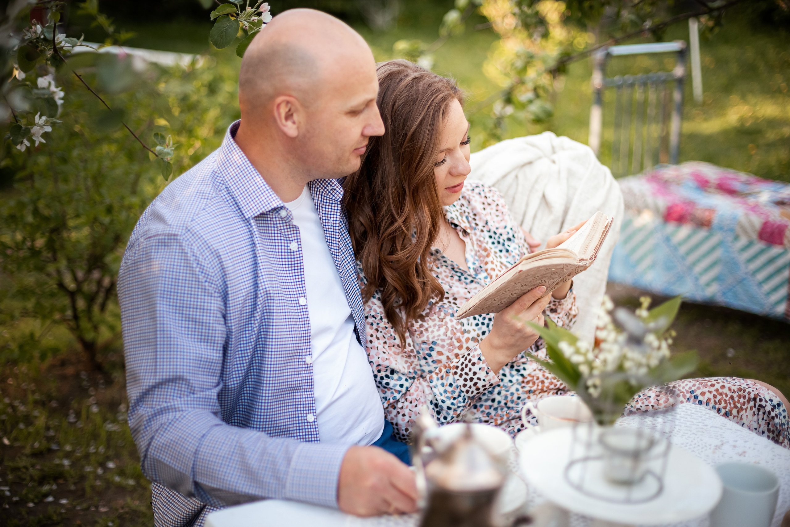 Цветущие яблони. Олеся, Юра и Федя. Семейный и детский фотограф Комина Елена, Власиха, Одинцово