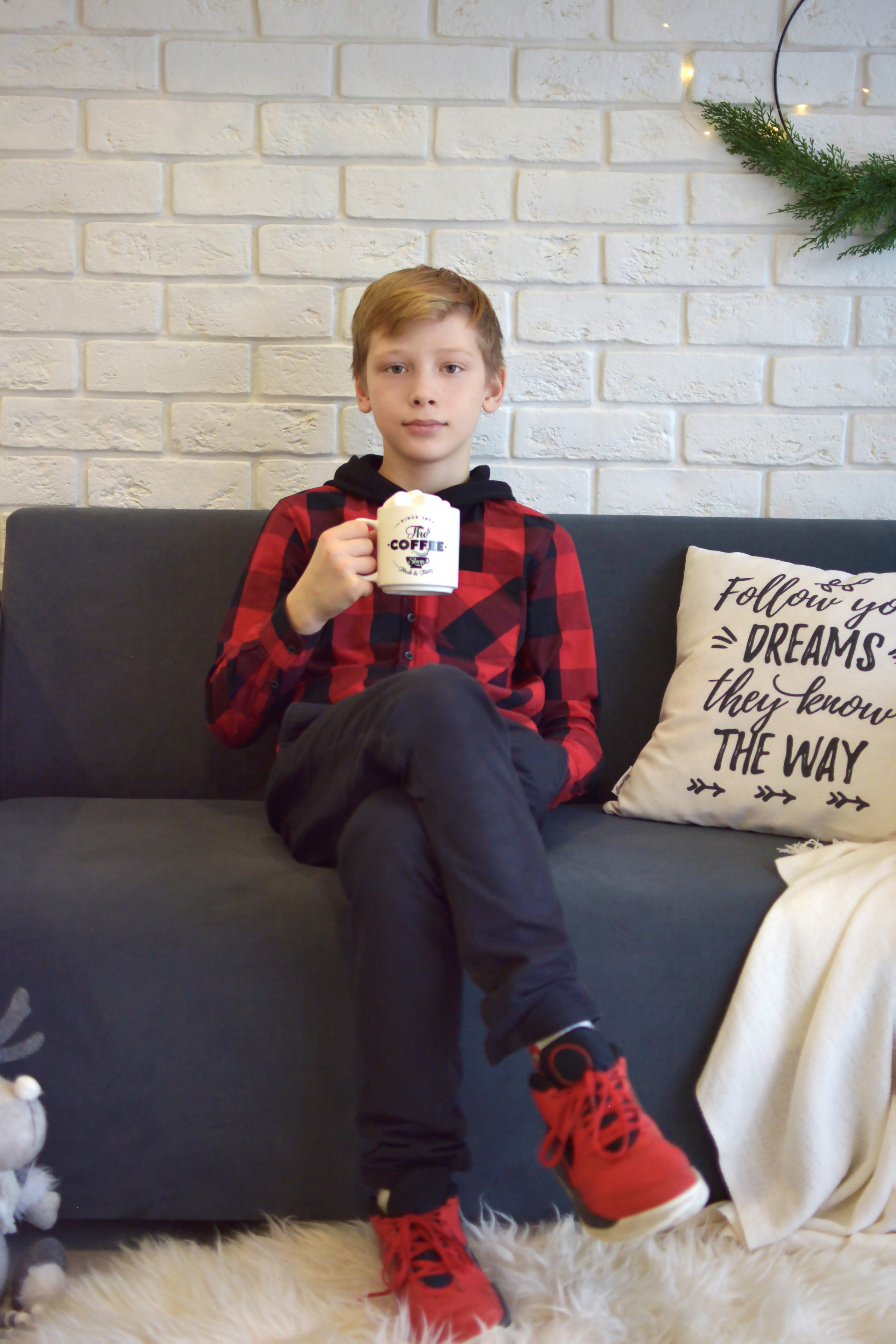 Новогодняя фотосессия мальчика в Казани