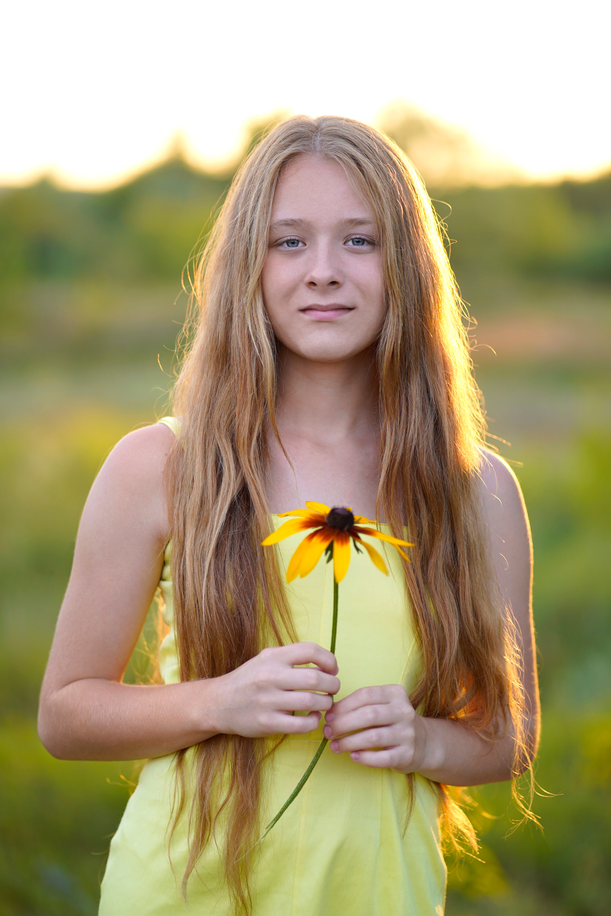 Девушка с цветком Казань