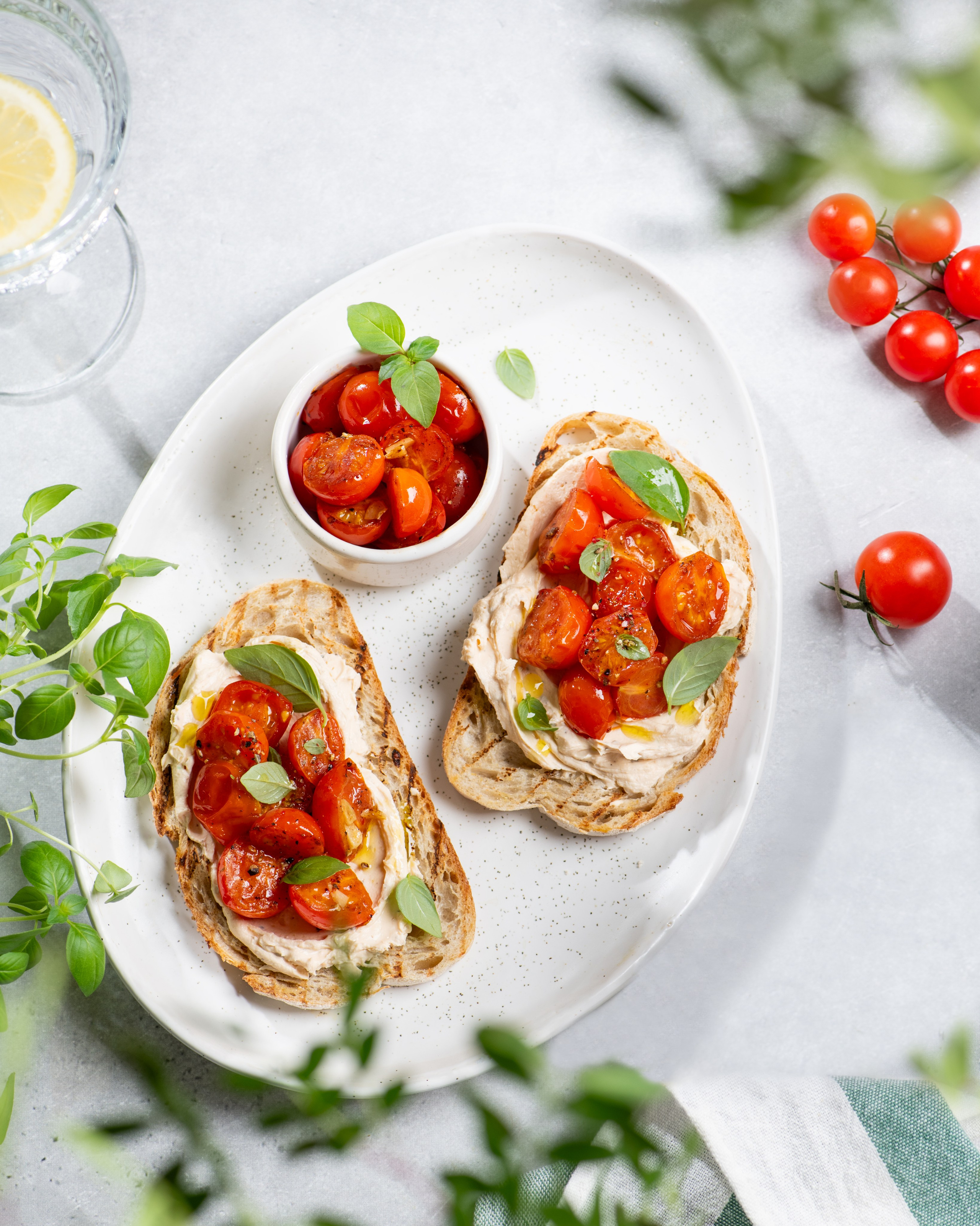 Луцан Оксана Фуд и предметный фотограф