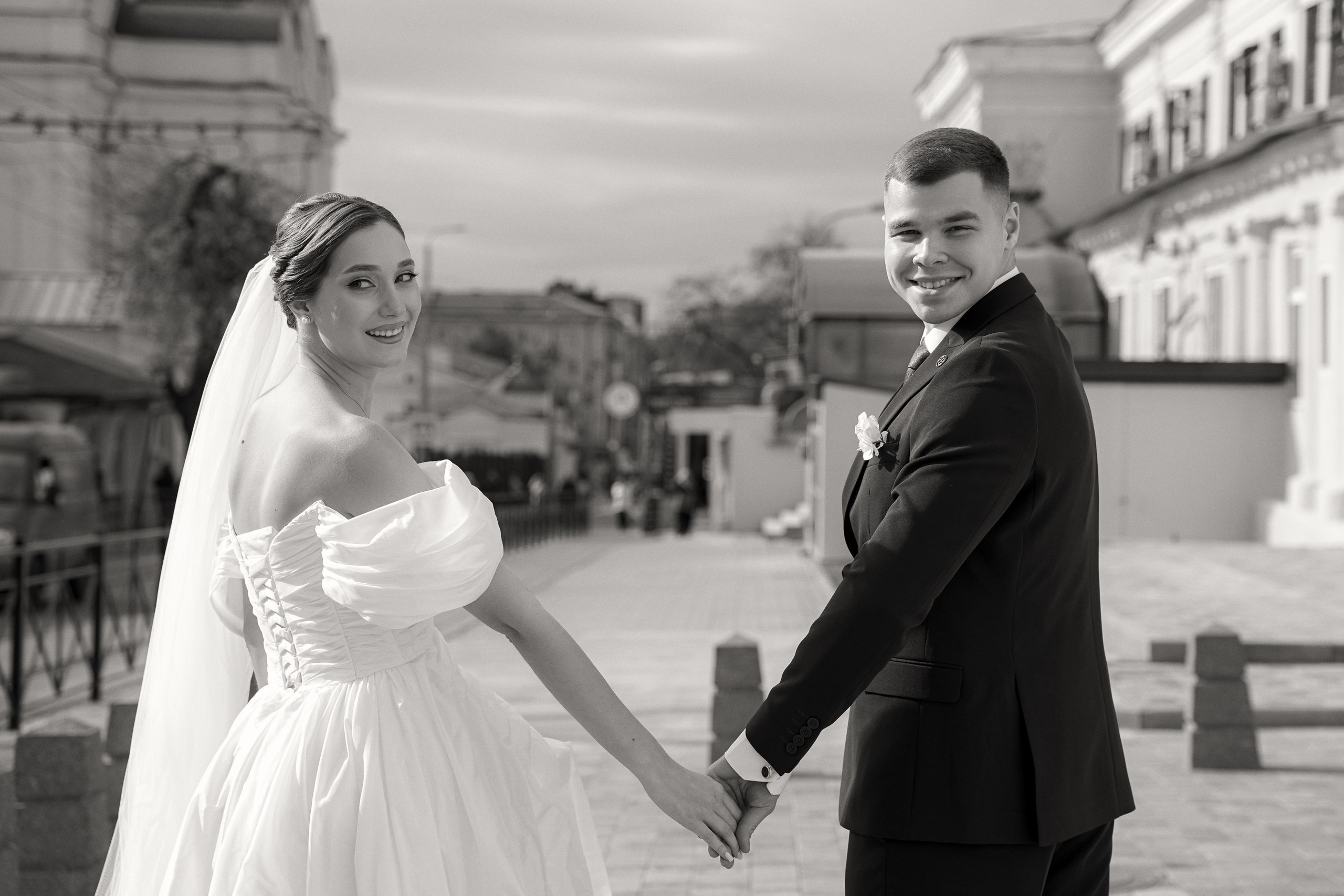 Свадебная фотосессия на Станиславского в районе собора Рождества Богородицы. Фотограф в Ростове-на-Дону Алёна Чёботова. Свадебный фотограф в Ростове-на-Дону. Таинство Крещения и Венчания, семейные фотосессии. Алёна Чёботова