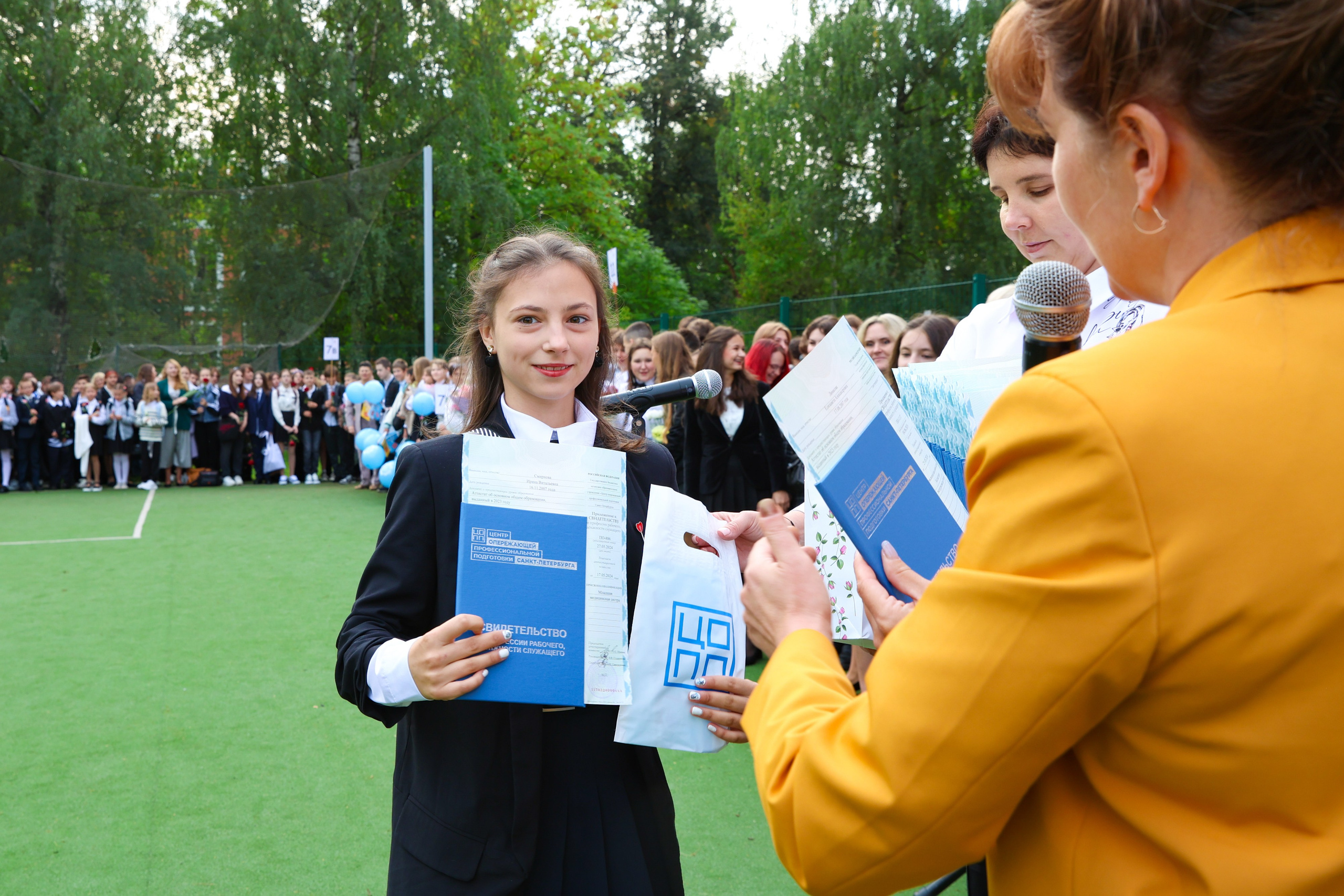 1 сентября в школе № 500. Фотограф Дарья Попова