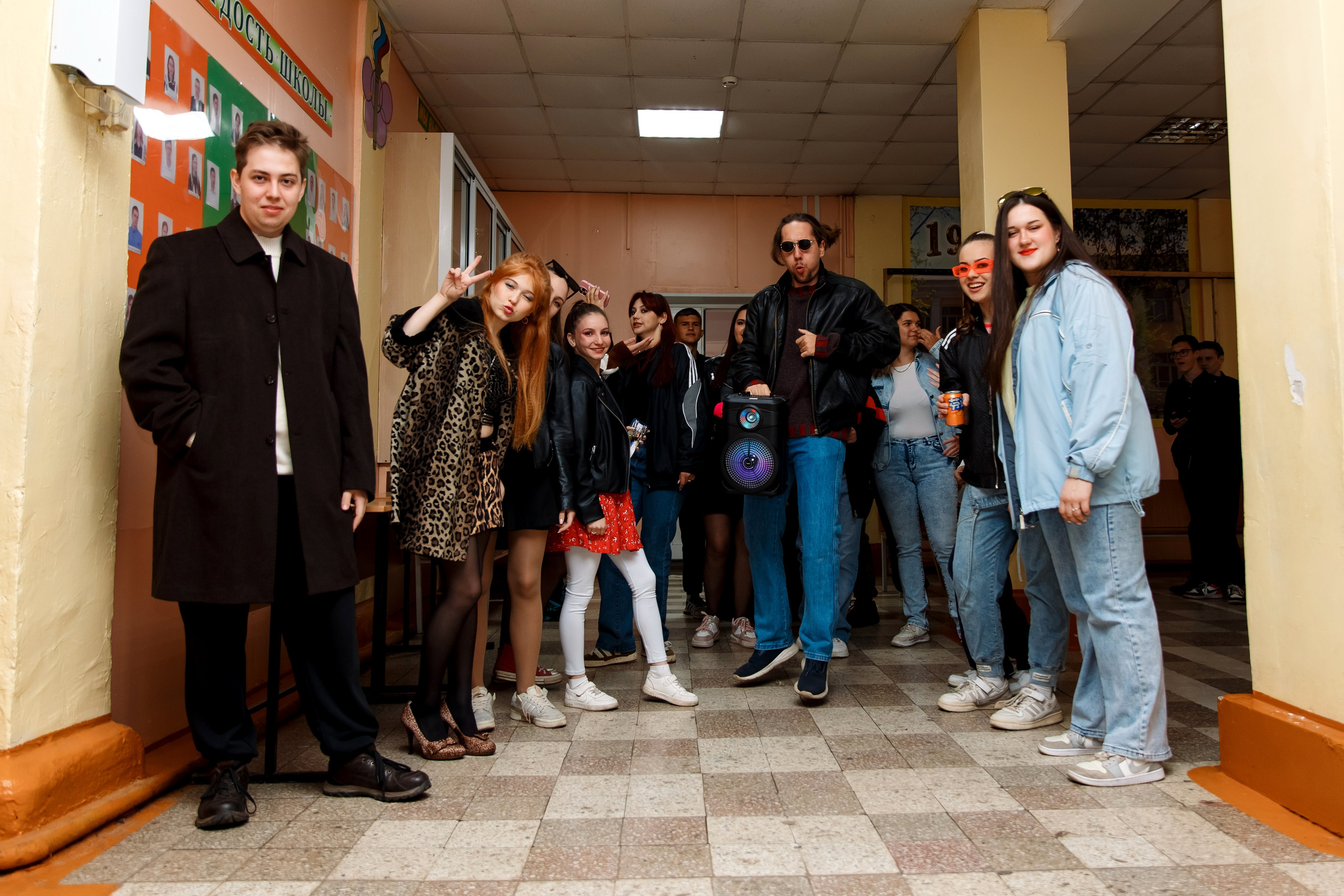 11 класс день не послушания в школе. Фотограф Любовь Корниенко, Примоский край