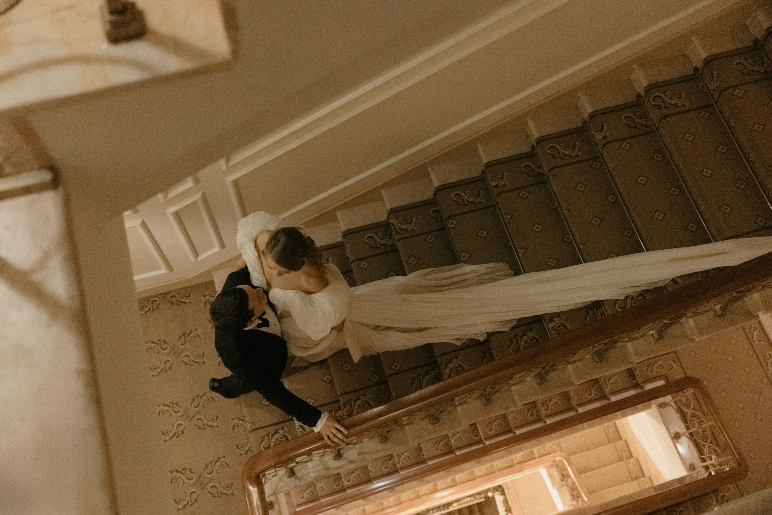 Свадебная фотосъемка в отеле Савой. Свадебный фотограф Москва