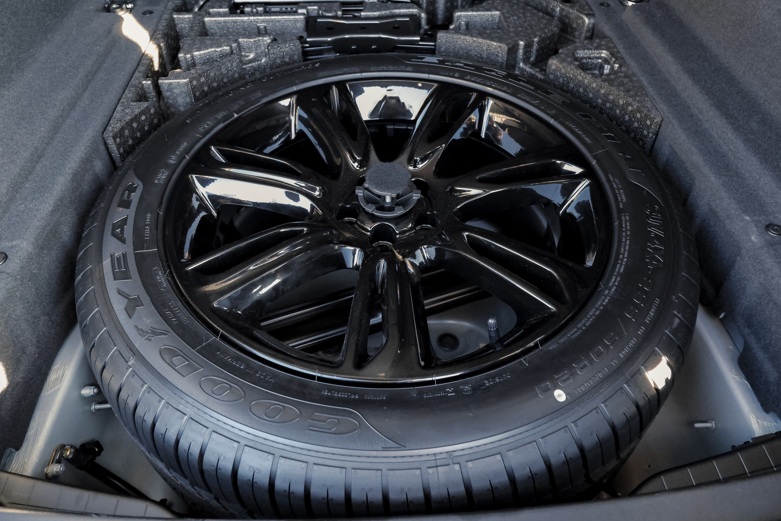 2024 Range Rover Velar 2.0 AT. Mixturecaptures