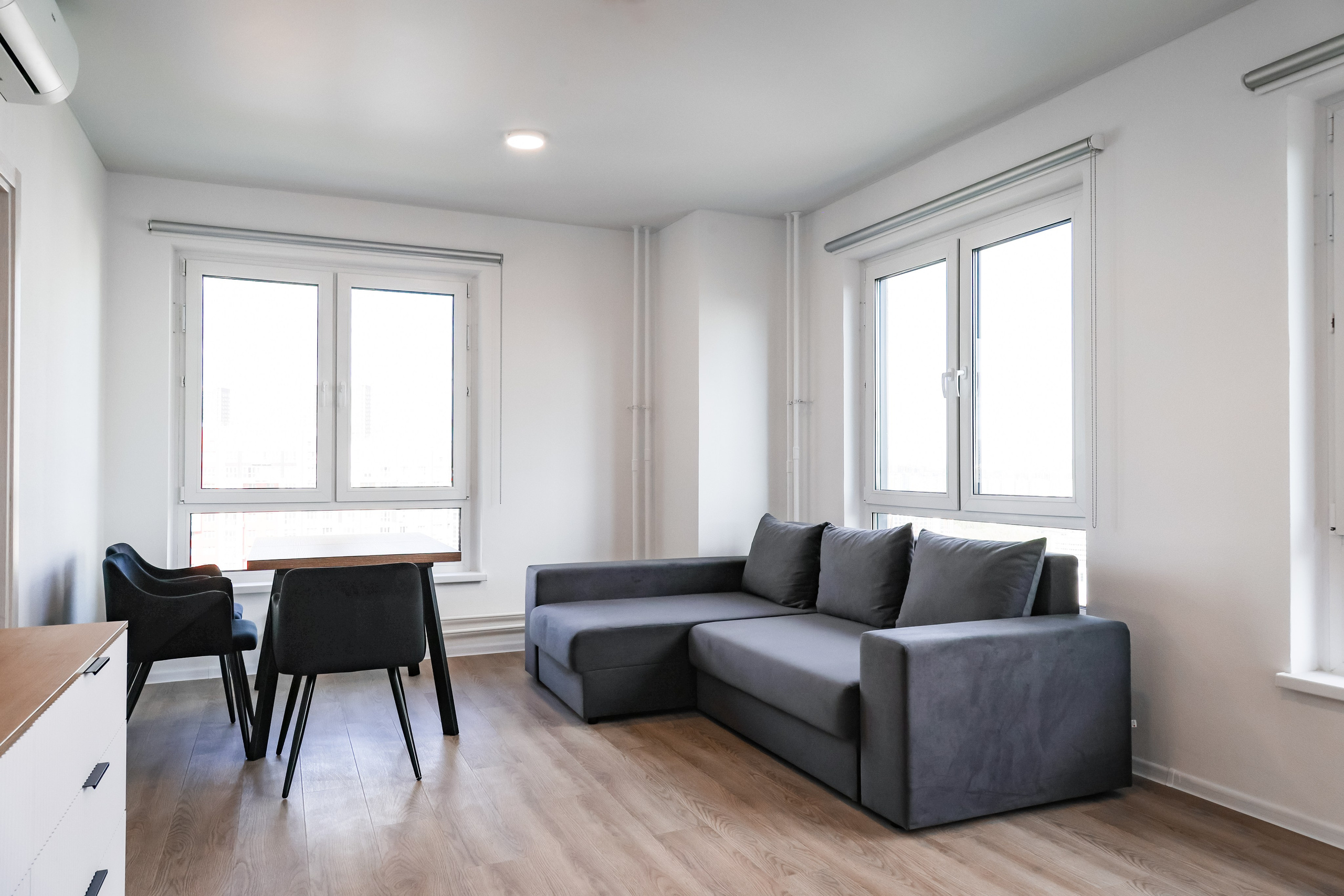 APARTMENT COMPLEX INTERIOR. Mixturecaptures