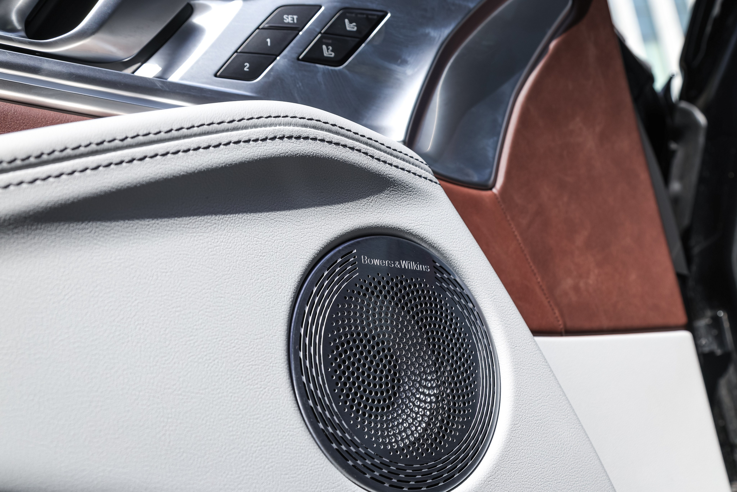 2024 BMW XM. Mixturecaptures