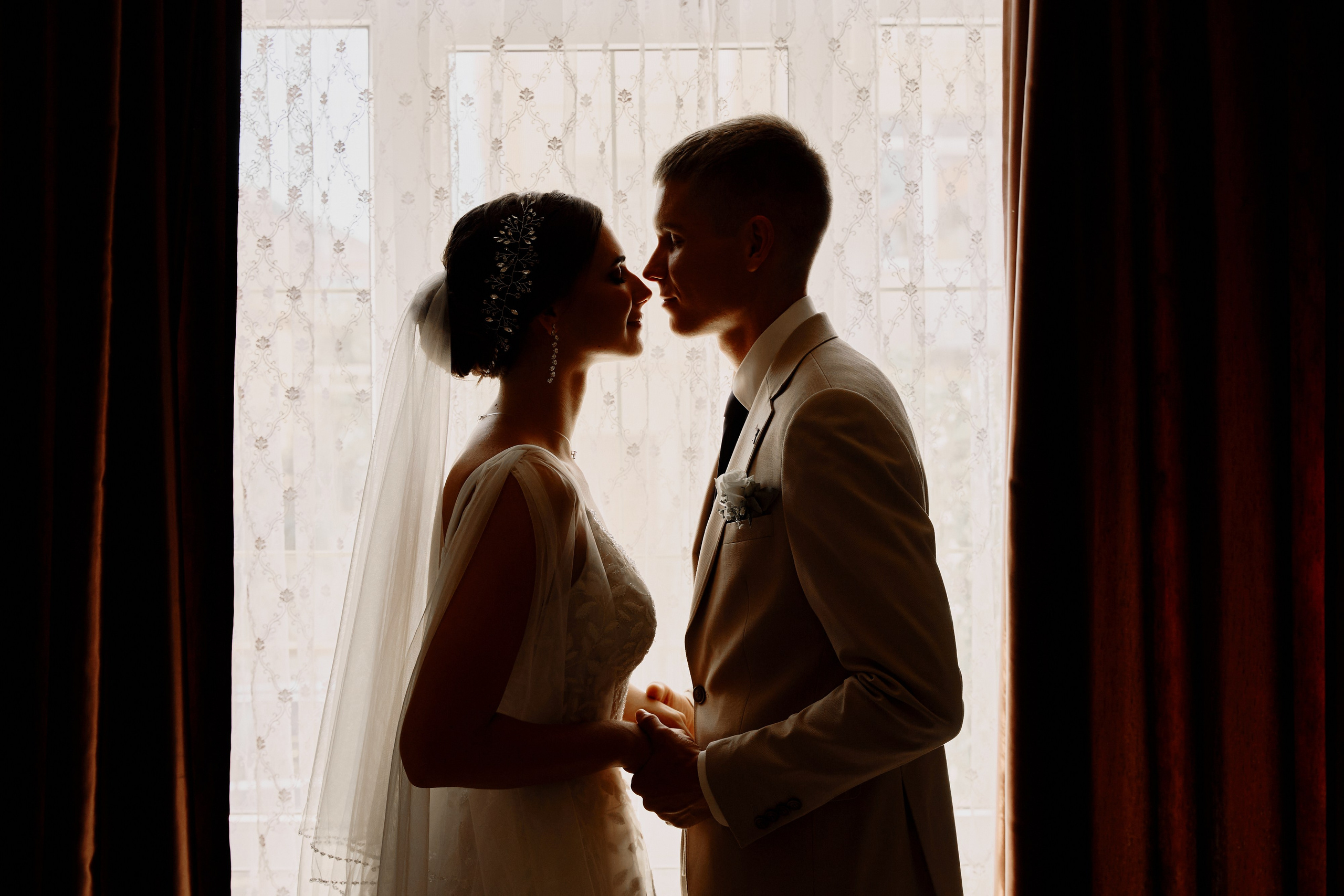 Силуэт жениха и невесты свадебная фотосессия в Анапе