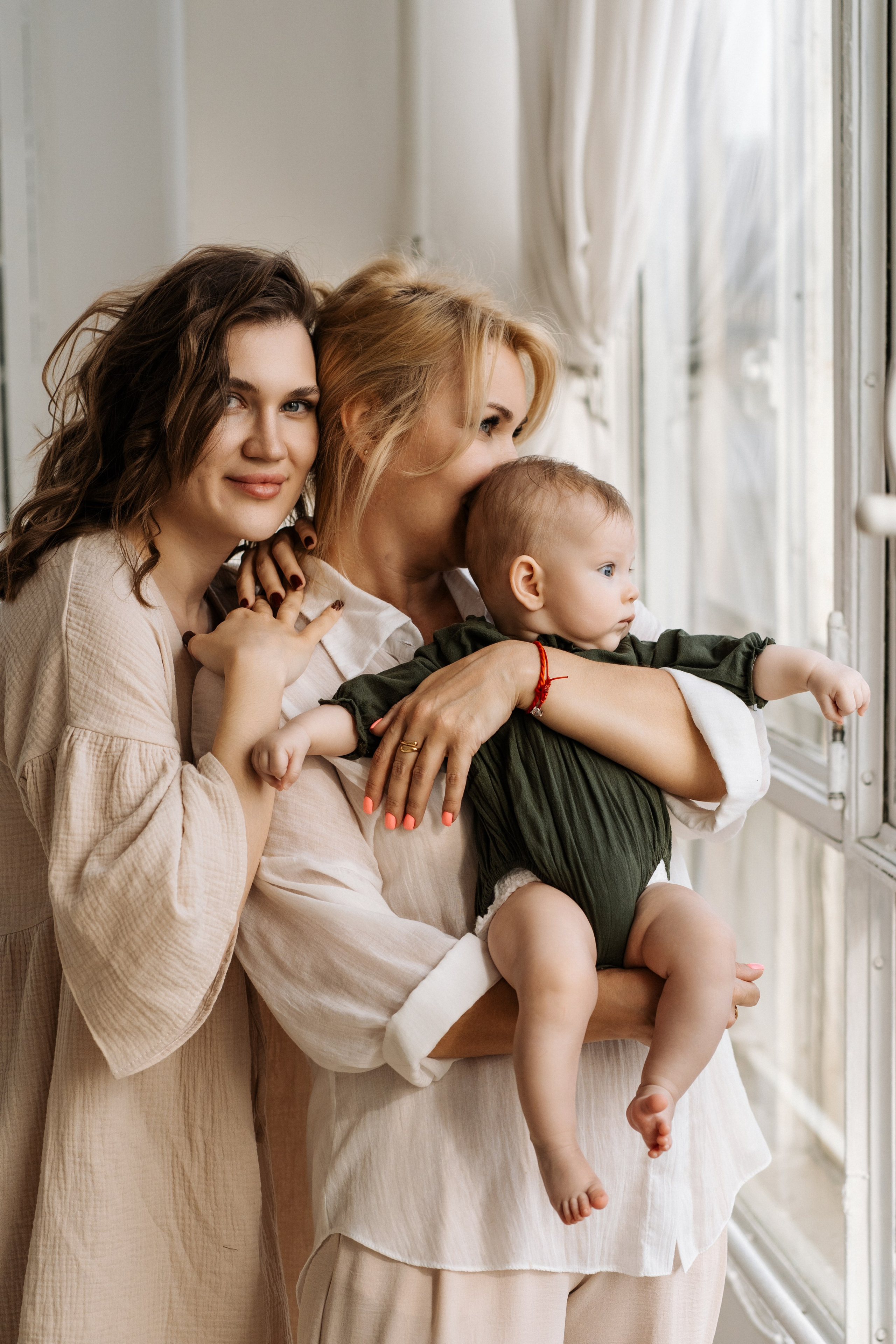 Семейная фотосессия в студии в Москве, семейный фотограф Анна Полушина. Свадебный фотограф в Москве Анна Полушина