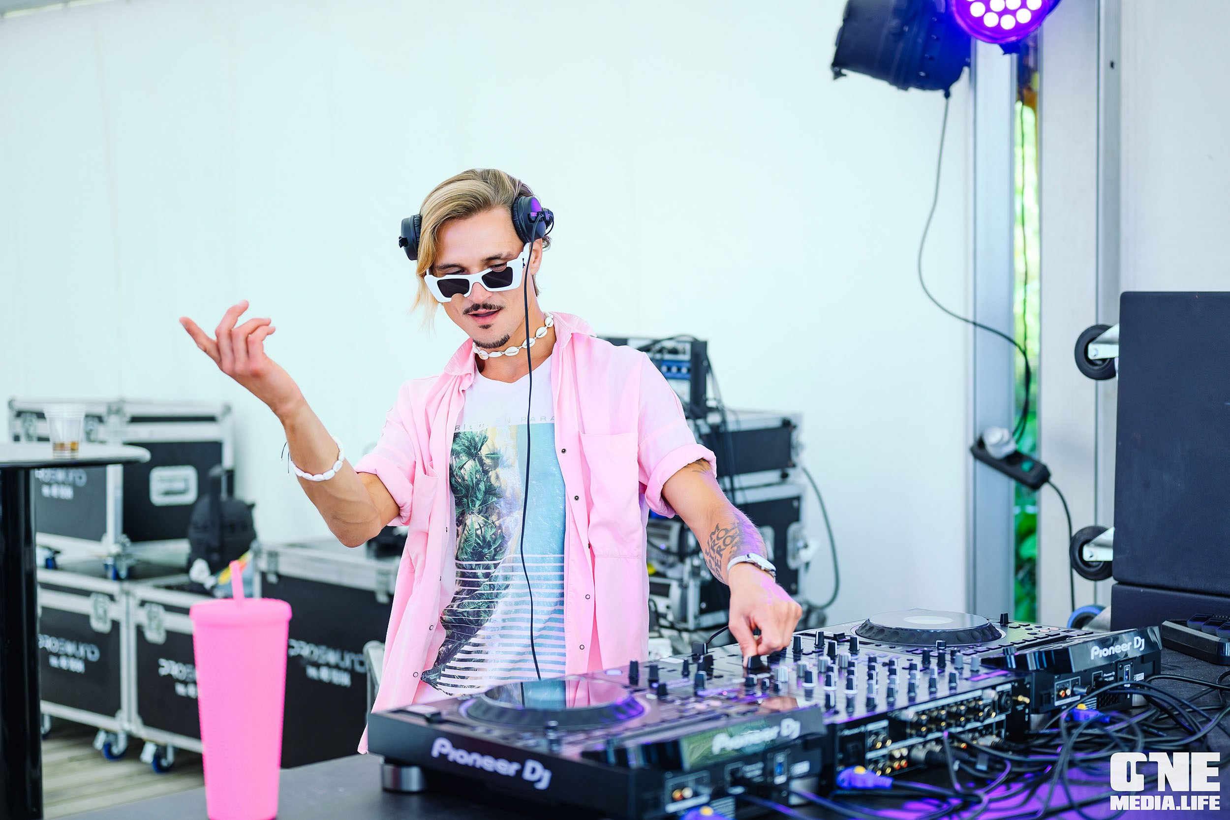 CULT — electronic music festival. Day II. One Media Life: фоторепортажи, фотоотчеты с мероприятий и заведений