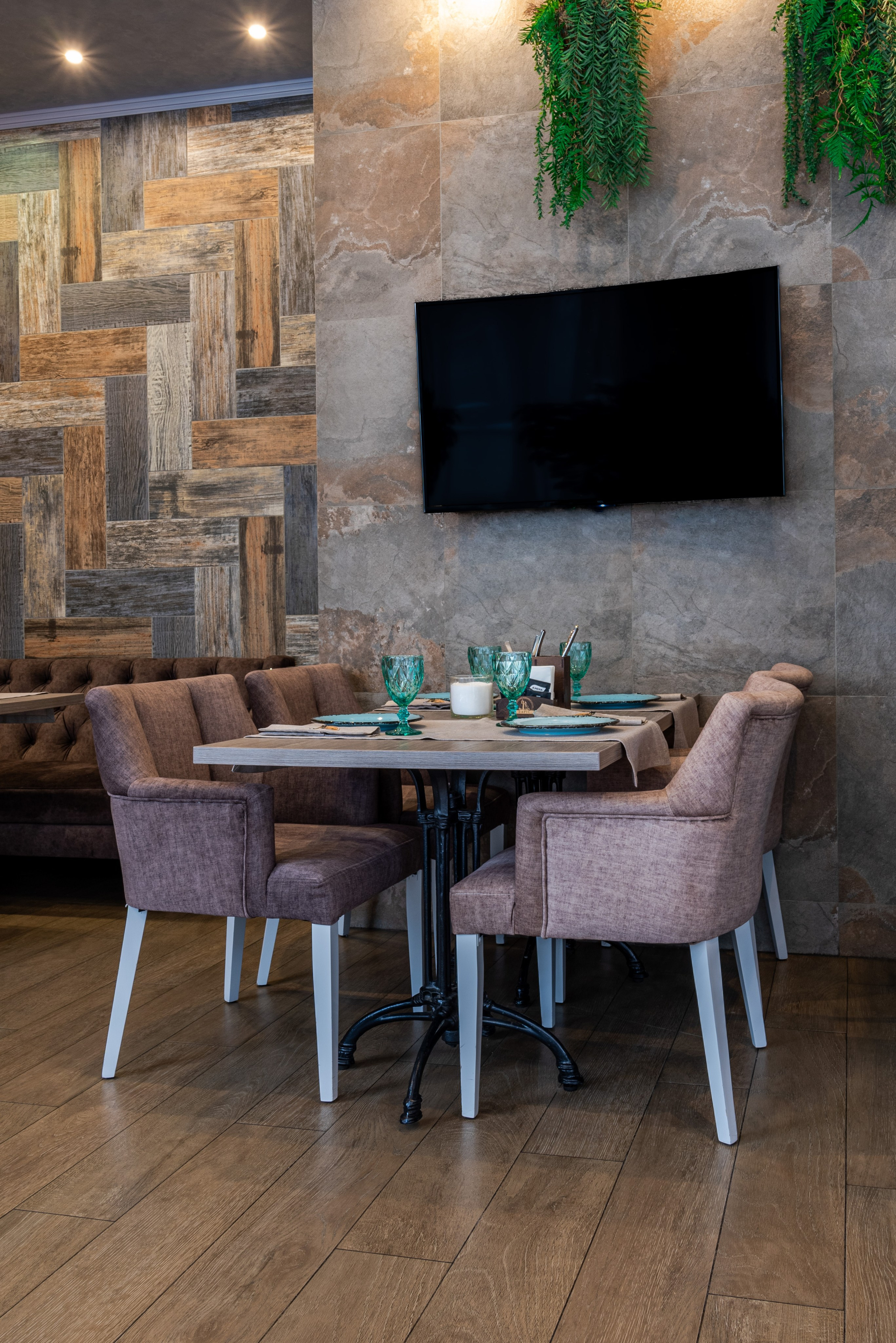 Интерьер. Отель бассейн и ресторан. Предметный фотограф, фото для маркетплейсов Пятигорск, КМВ