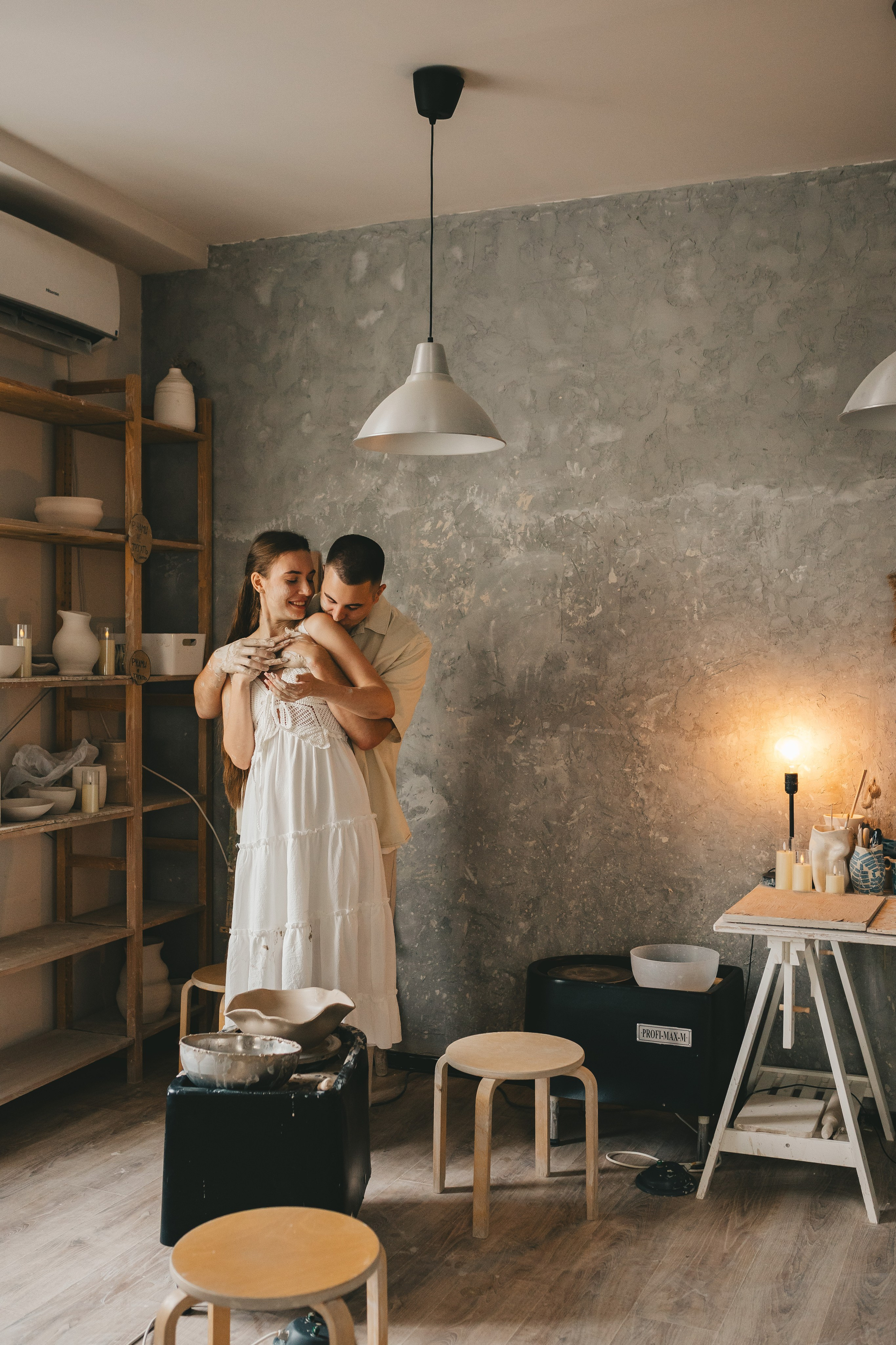 Дима и Даша в гончарной мастерской. Семейный lifestyle фотограф в Санкт-Петербурге Людмила Пахомова