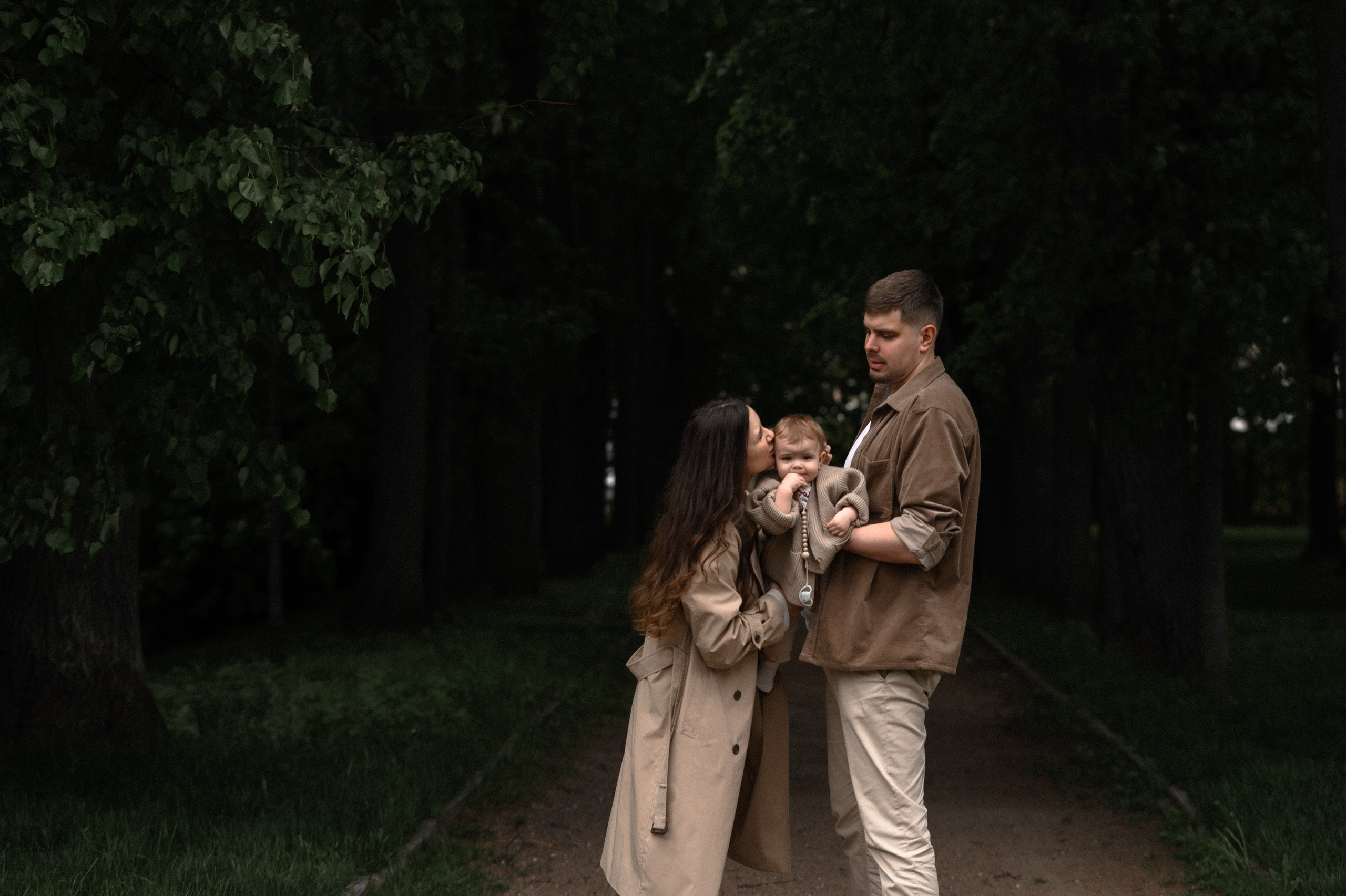 Даня, Лида и Эмма. Прогулка по усадьбе. Семейный и свадебный lifestyle-фотограф в Москве Мария Петрова