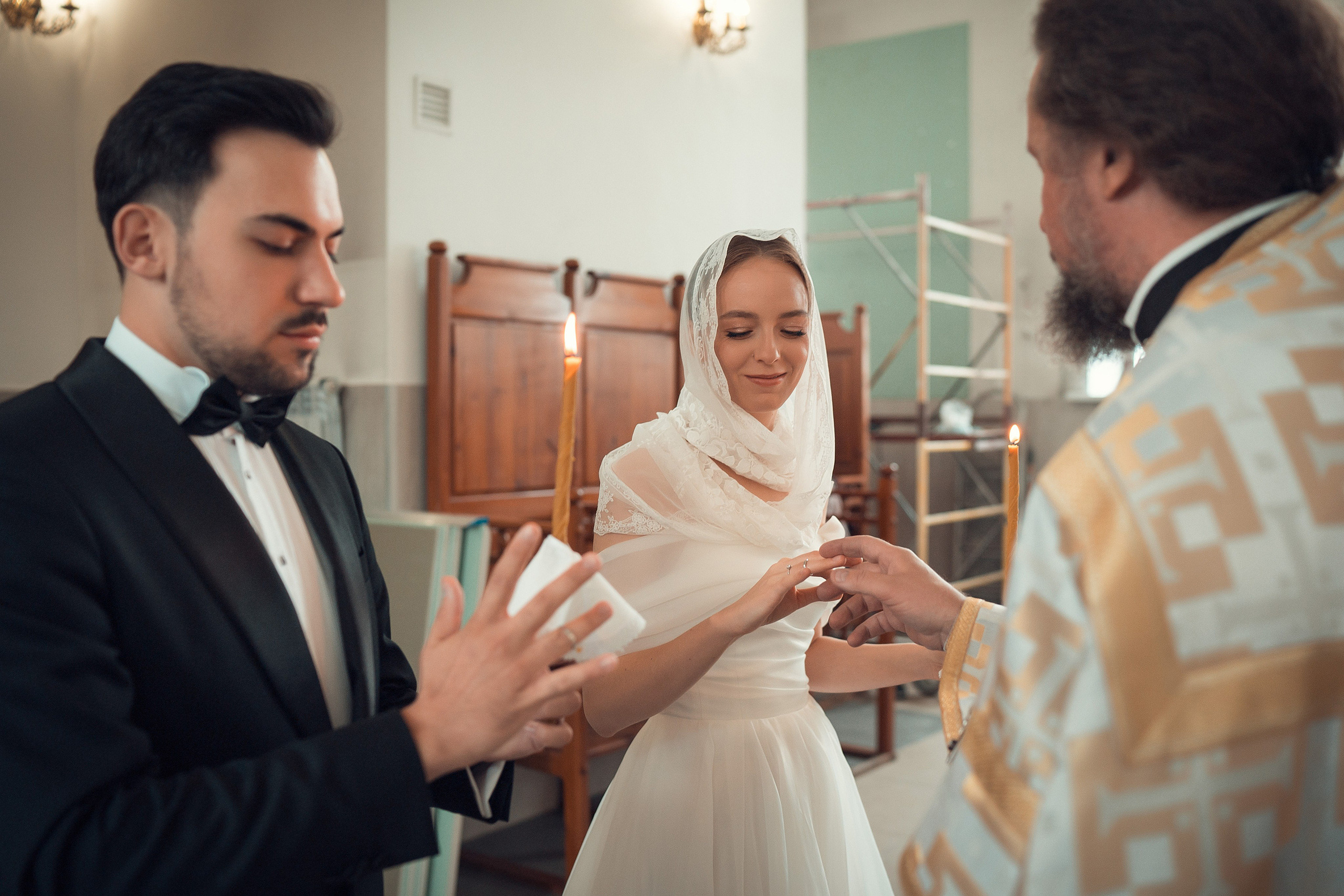 Таинство Венчания Ивана и Полины Храм Феодора Тирона. Фотограф на Крещение и Венчание в Красноярске Рамазанова Юлия