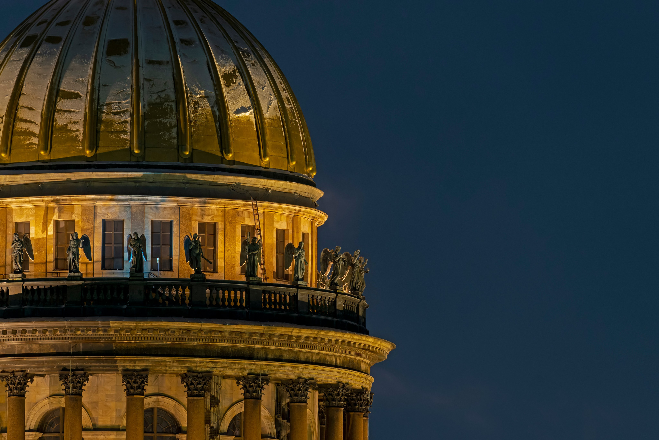 Архитектурная фотография и городской пейзаж. От прошлого к будущему авиации через фотографию
